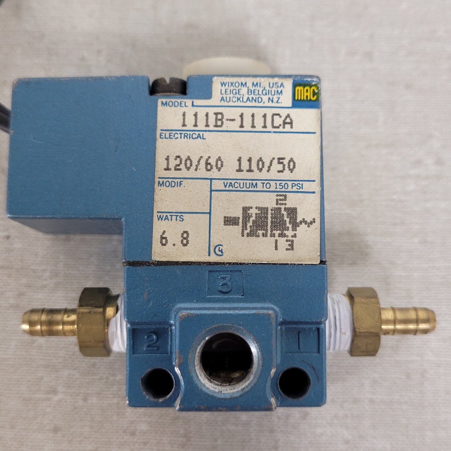 MAC Vacuum Solenoid Valve 111B-111CA 120VAC 6.8W 150psi 3 Way Manual Override