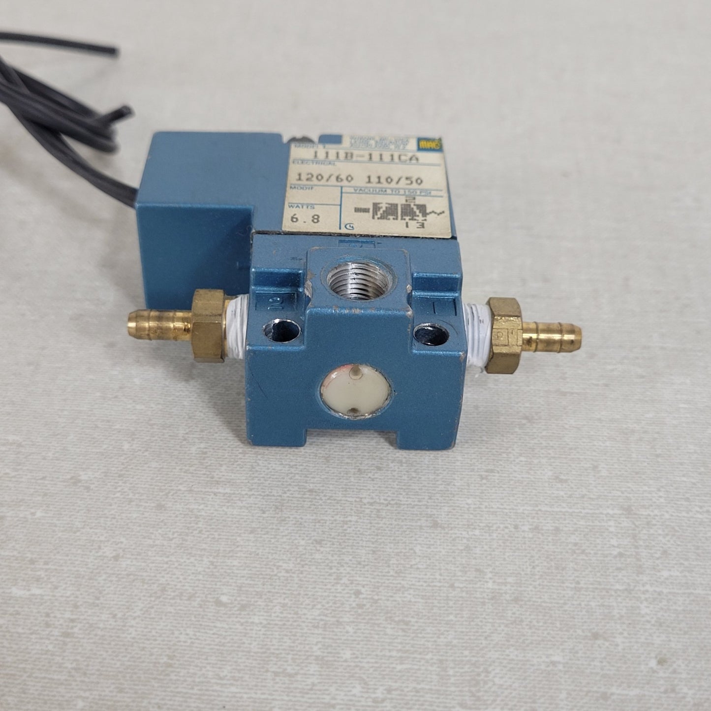 MAC Vacuum Solenoid Valve 111B-111CA 120VAC 6.8W 150psi 3 Way Manual Override
