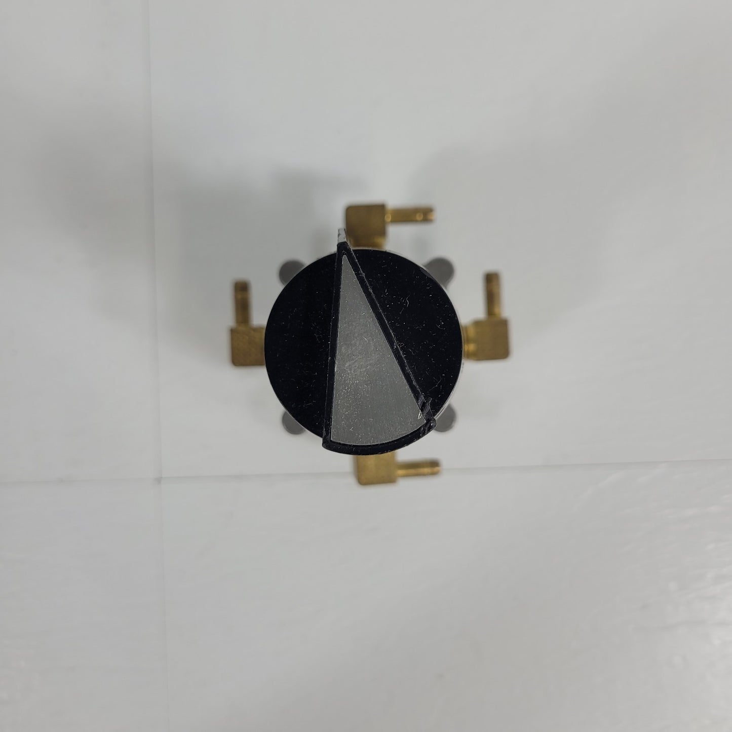 Johnson Service Co S-234-1 Air or Fluid Selector Switch 4 Out Manually Operated