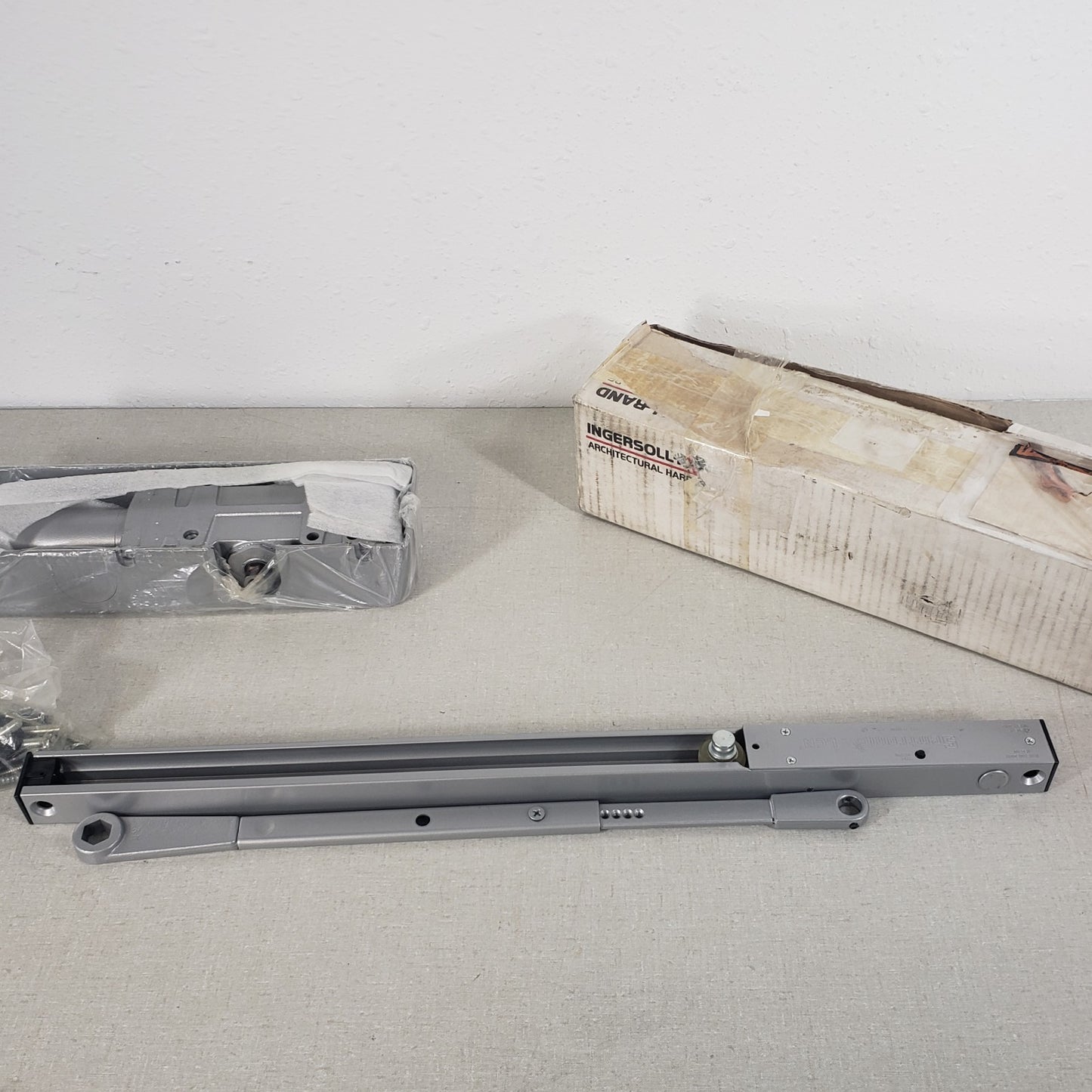 LCN 4040SE Electromagnetic Door Closer Sentronic Series Closers Alum Sliver STD