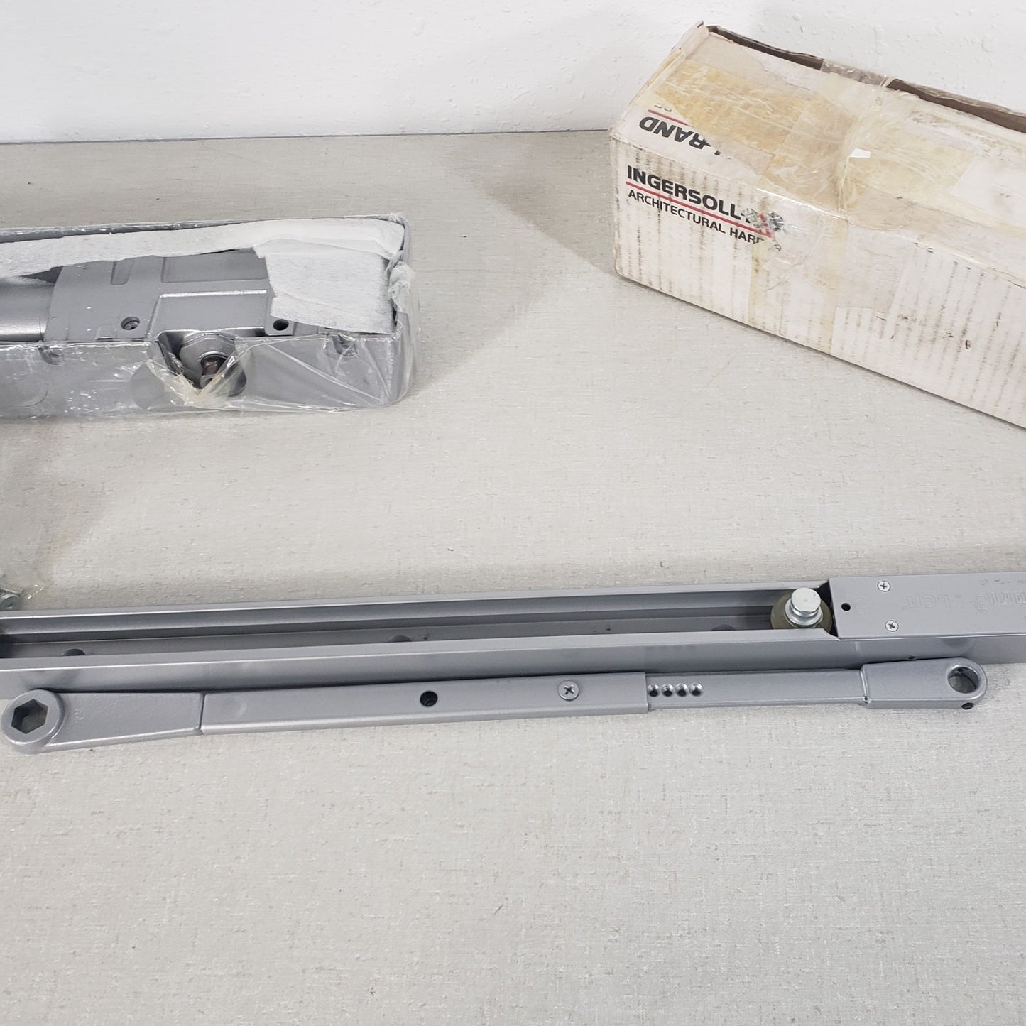 LCN 4040SE Electromagnetic Door Closer Sentronic Series Closers Alum Sliver STD