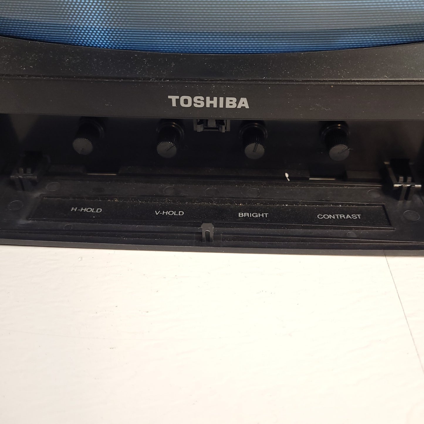 Vintage 1995 Toshiba TVM-1202 CRT B&W Security Camera Monitor 13" Screen