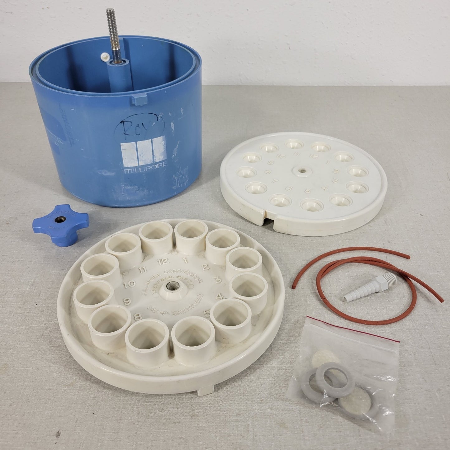 Millipore XX2702550 Sampling Manifold 12 Sample Vacuum Filter with Accessories