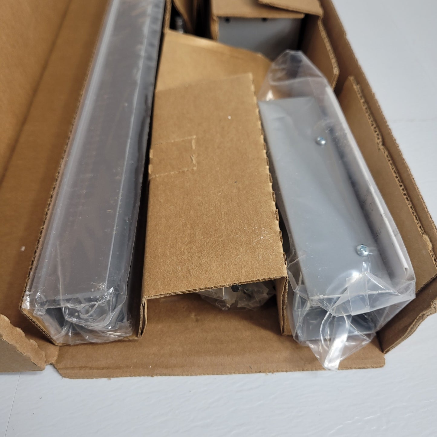 Yale P3305PT Powertrack Electromechanical 120V Door Closer Aluminum Finish