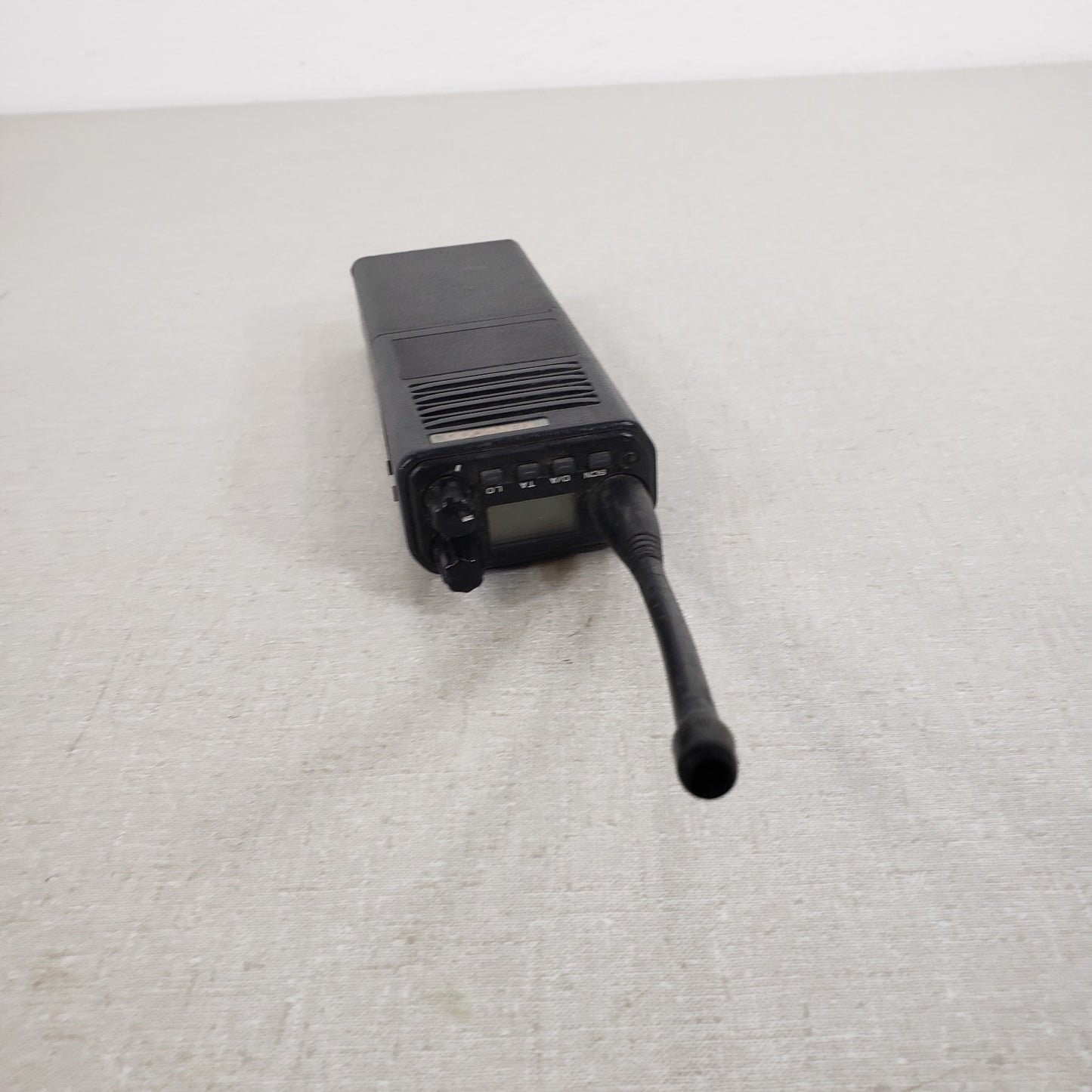 Kenwood TK-350 UHF FM Transceiver Kenwood KNB-12A NiCd Battery Pack