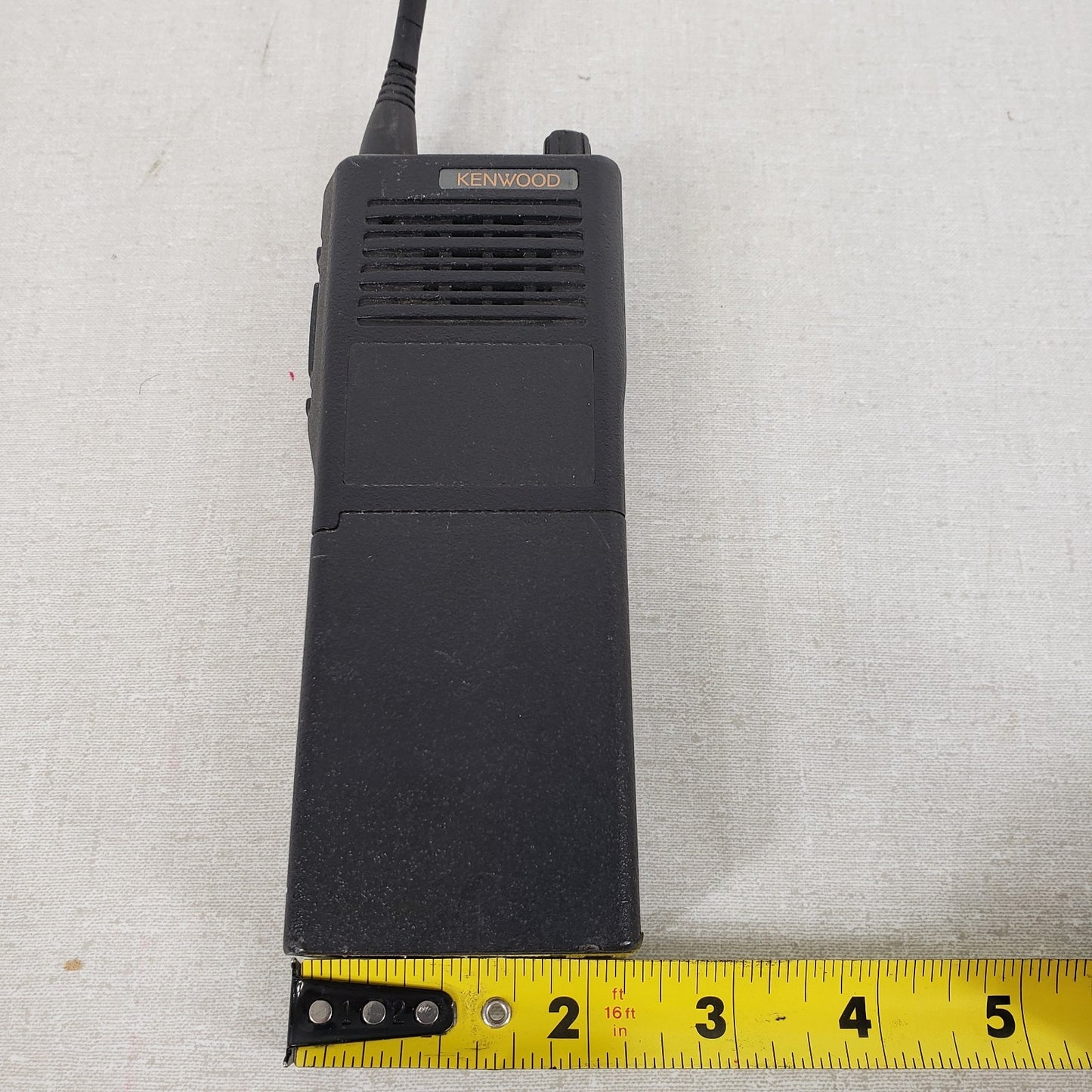 Kenwood TK-350 UHF FM Transceiver Kenwood KNB-12A NiCd Battery Pack