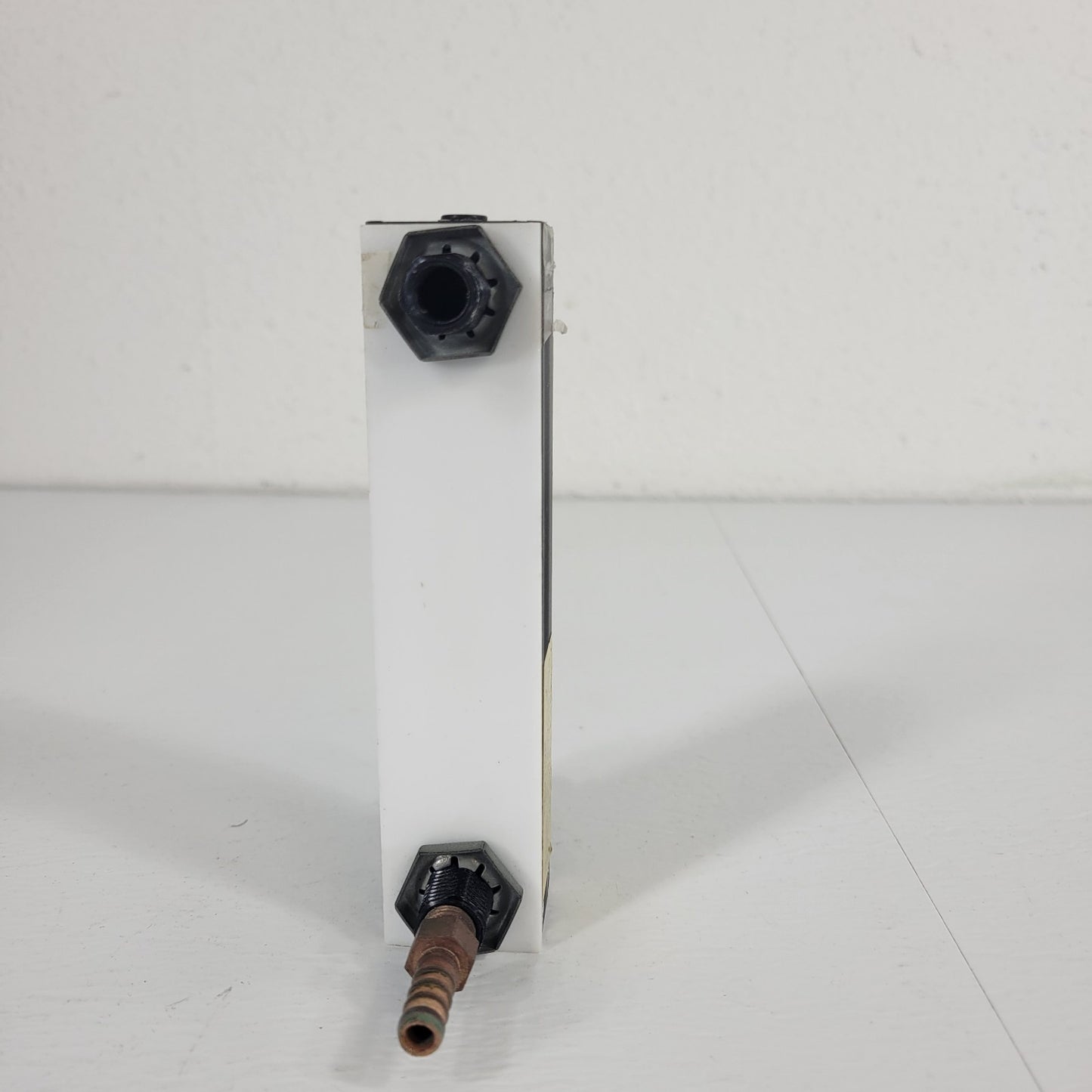 Cole Parmer Flowmeter Flow Regulator N022-13 0-65 mm 3/8" NPT Outlets