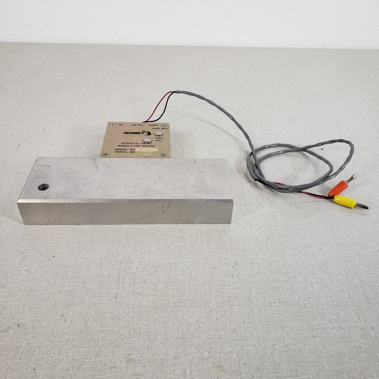 Isomet Acousto-Optic Modulator Driver 232A RF BNC Video 80MHz 28VDC w/ Heat Sink