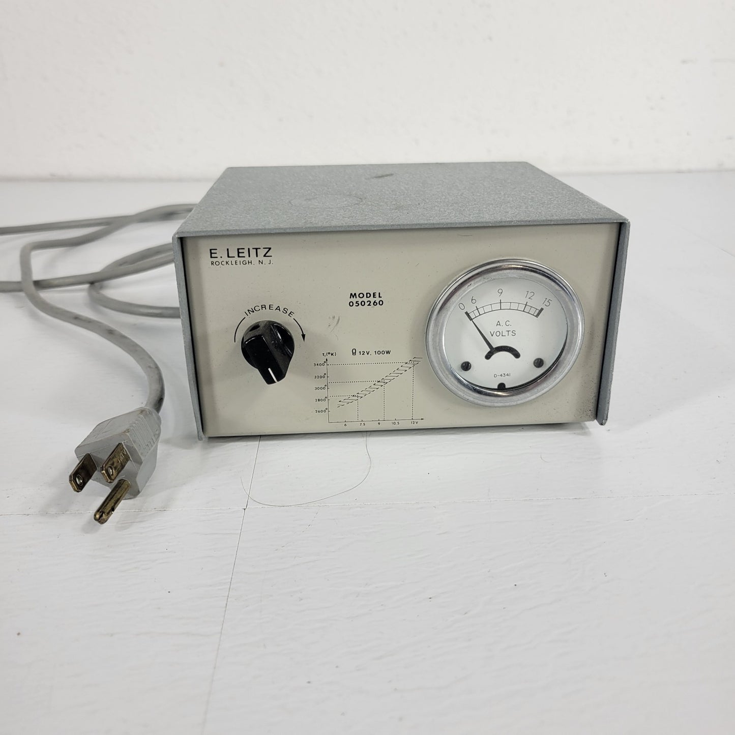 TESTED Vintage LEITZ 050260 Microscope Light Power Supply 15V AC Voltage Source