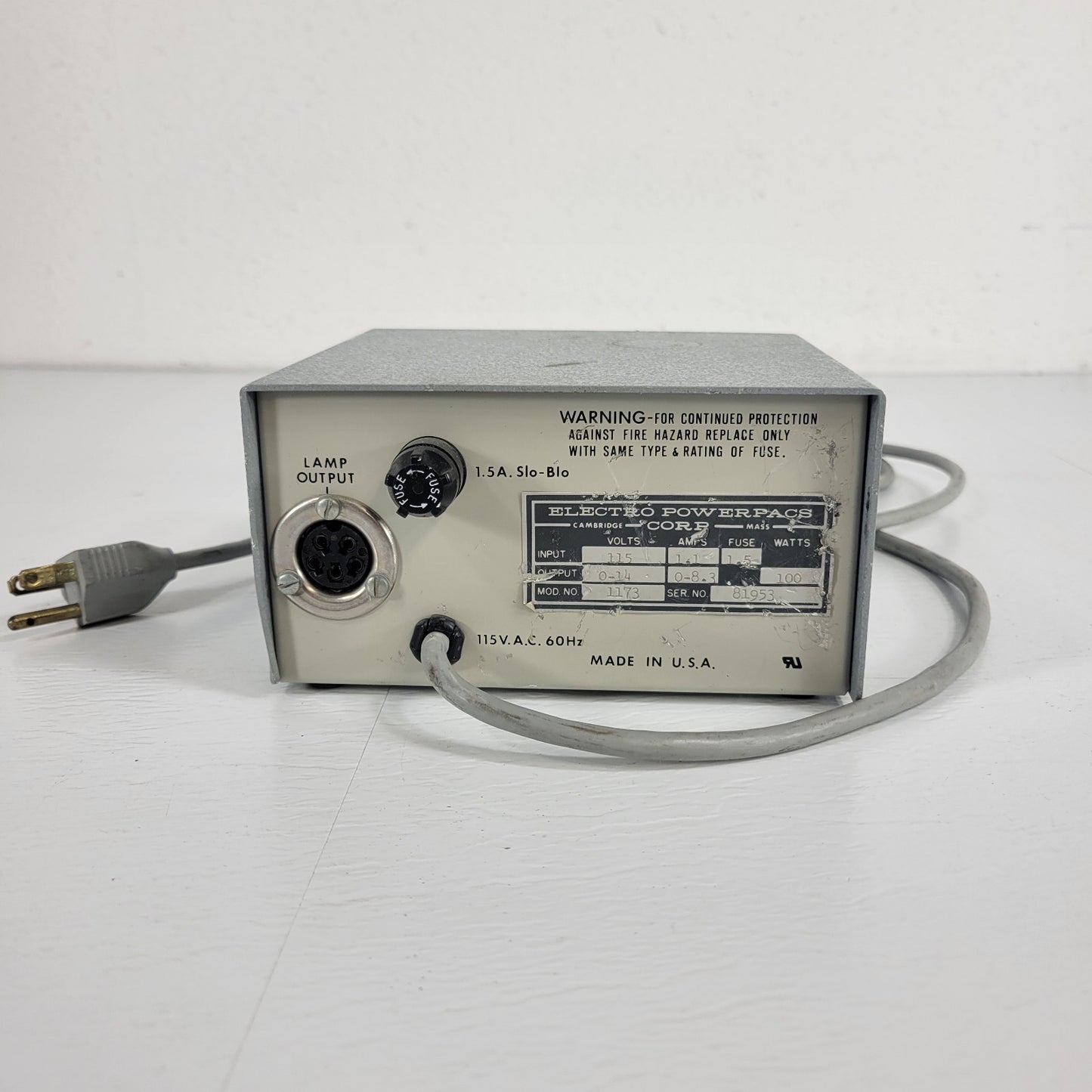 TESTED Vintage LEITZ 050260 Microscope Light Power Supply 15V AC Voltage Source