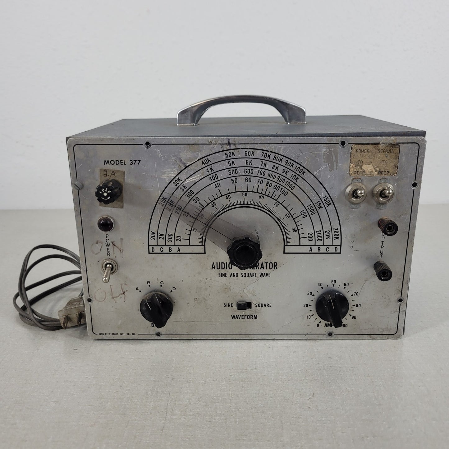 Vintage EICO 377 Sine & Square Wave Audio Generator 0-100