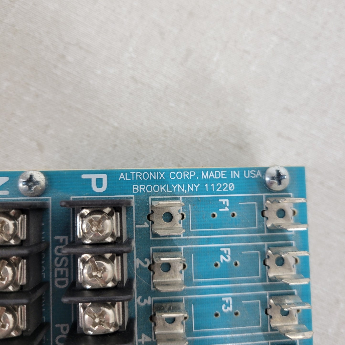 Altronix Pd8 Power Distribution Module PDM PDU 8 Fuse Output Rev-D27Y9
