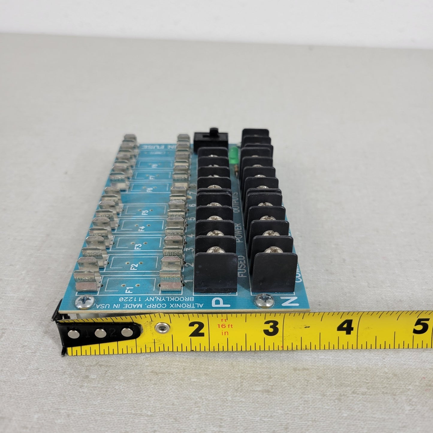 Altronix Pd8 Power Distribution Module PDM PDU 8 Fuse Output Rev-D27Y9