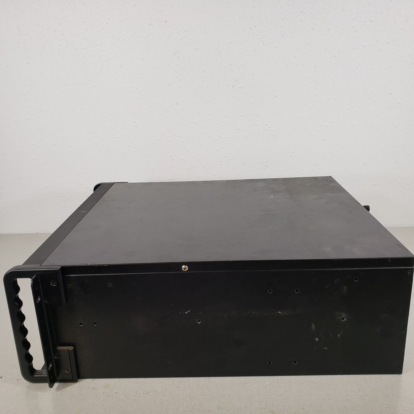 4U Server Case And Power Supply Rack Mount Handles DVR BNC Rear Connectors