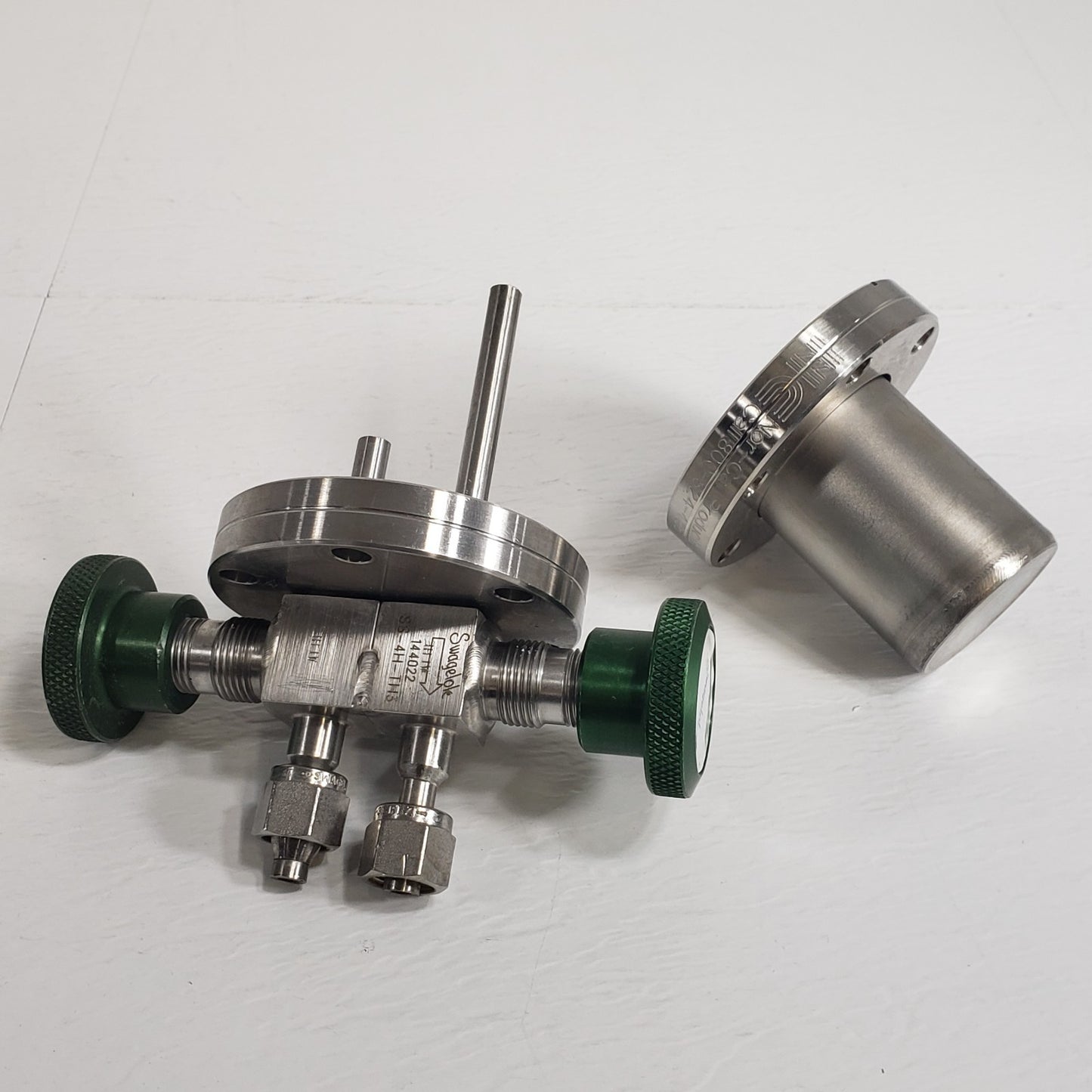 Organometallic Liquid Bubbler for Vapor Phase Deposition Valved 2.75" CF Conflat