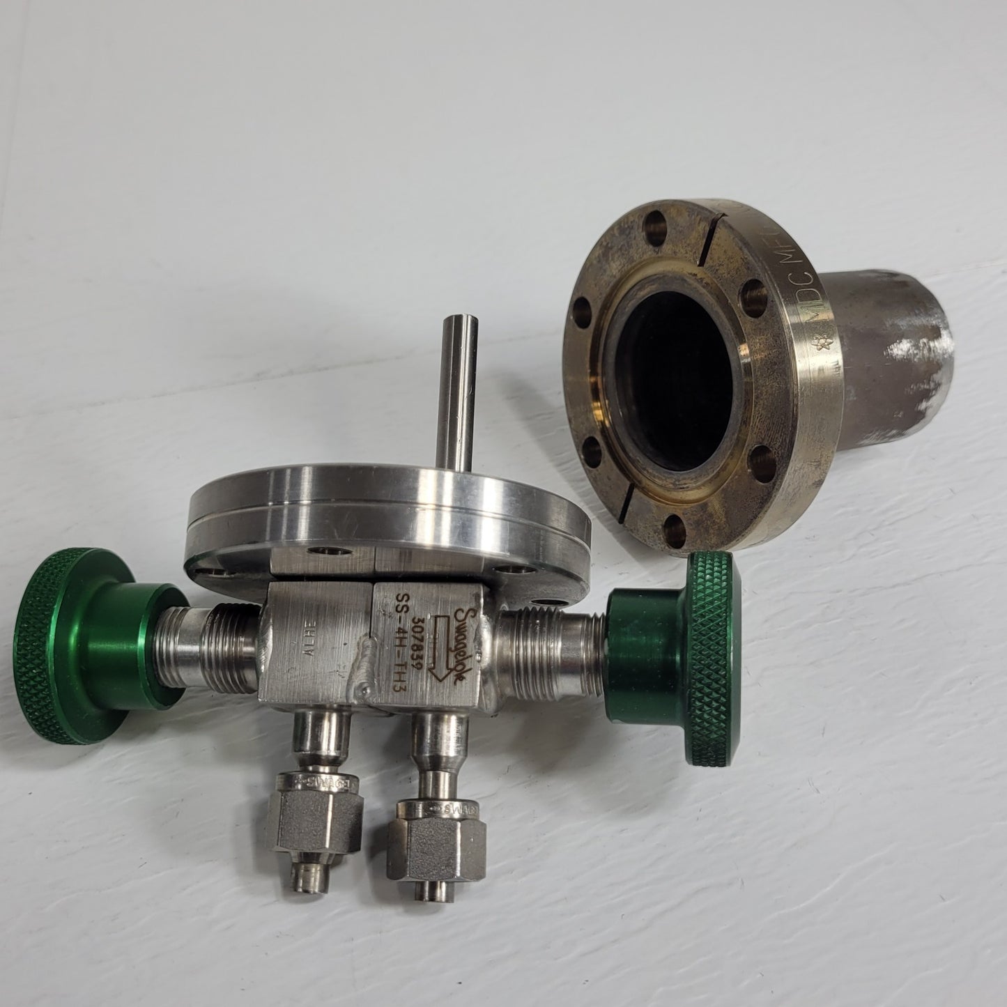 Organometallic Liquid Bubbler for Precursor Deposition Valved 2.75" CF Conflat