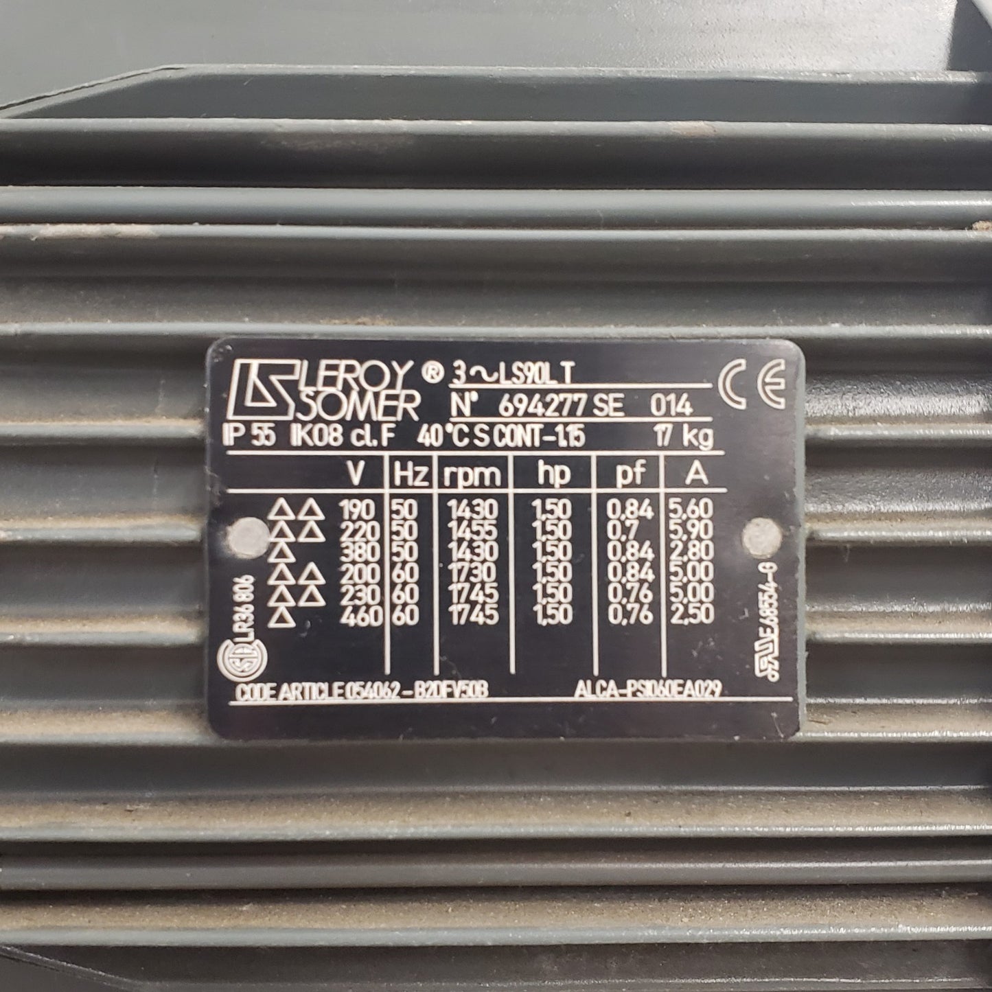 Varian SD700 Dual Stage Rotary Vane Vacuum Pump 3-Phase Power ISO KF40 NW40