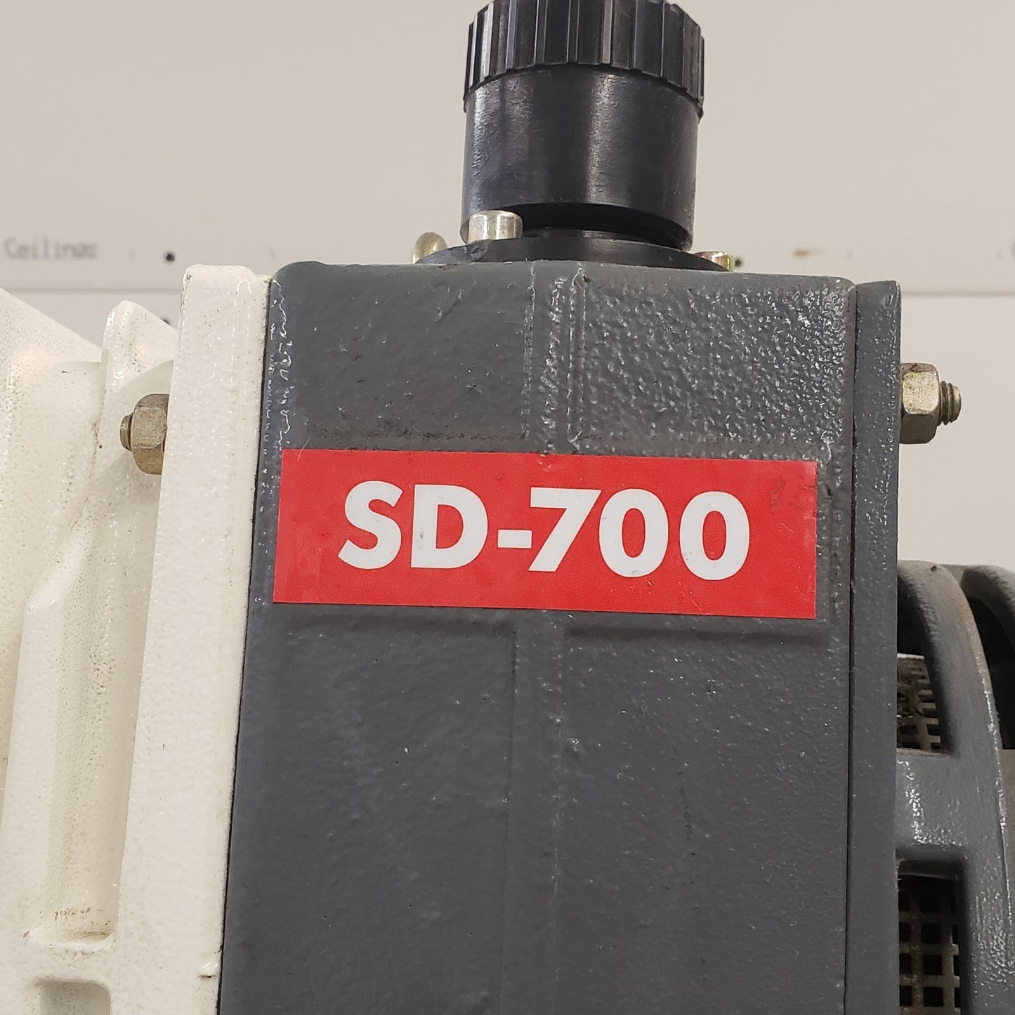 Varian SD700 Dual Stage Rotary Vane Vacuum Pump 3-Phase Power ISO KF40 NW40