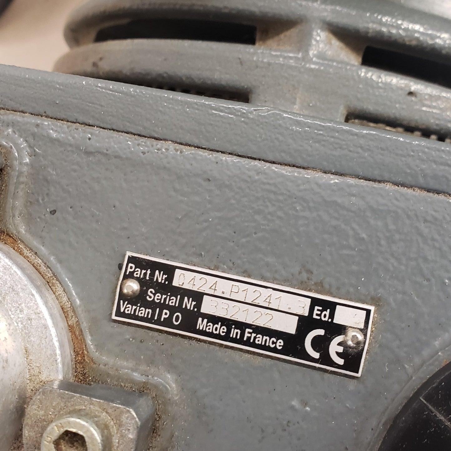 Varian SD700 Dual Stage Rotary Vane Vacuum Pump 3-Phase Power ISO KF40 NW40