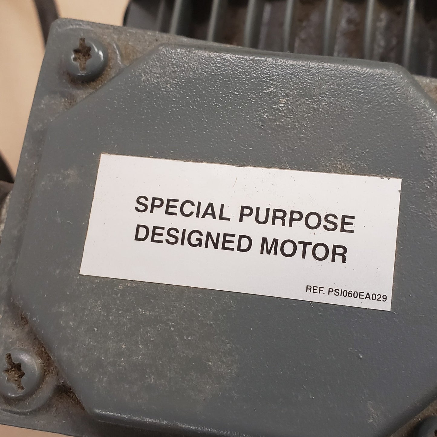 Varian SD700 Dual Stage Rotary Vane Vacuum Pump 3-Phase Power ISO KF40 NW40