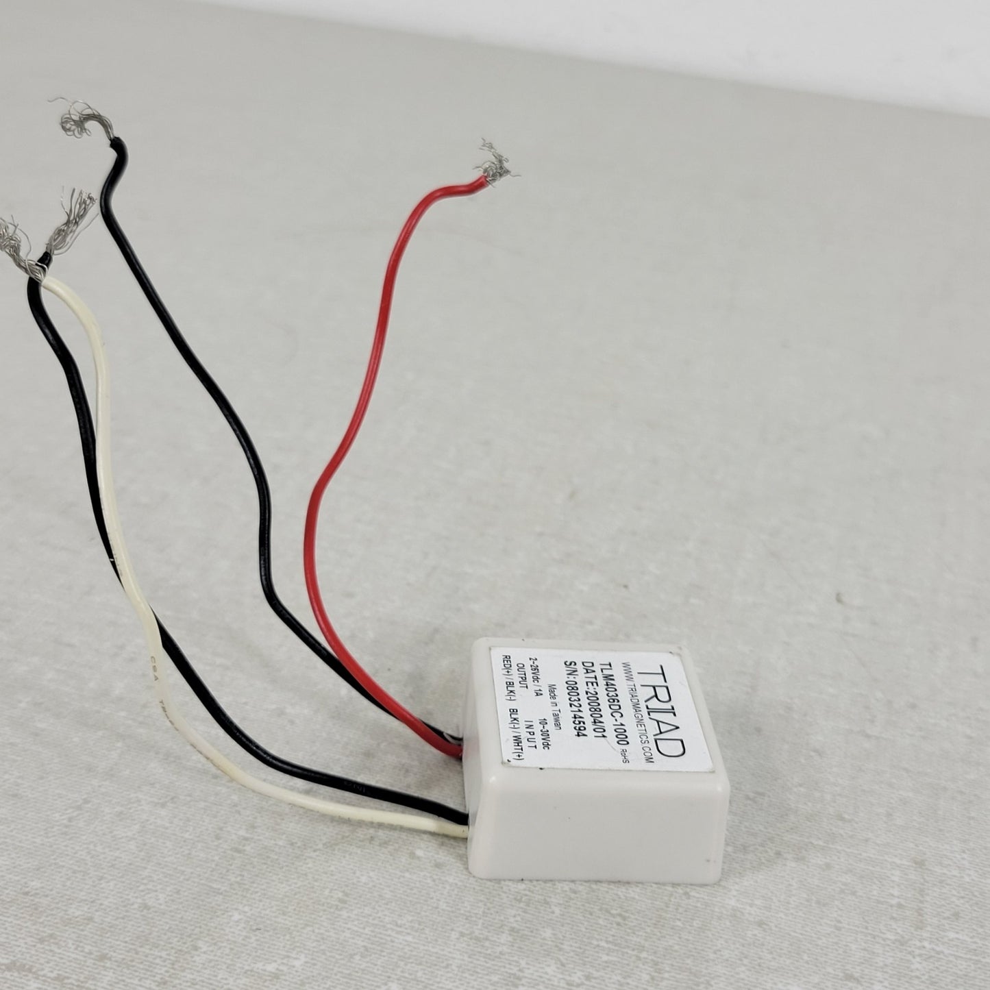 Triad TLM4036DC-1000 10-30Vdc 2-26Vdc Encapsulated DC/DC Switching Power Supply