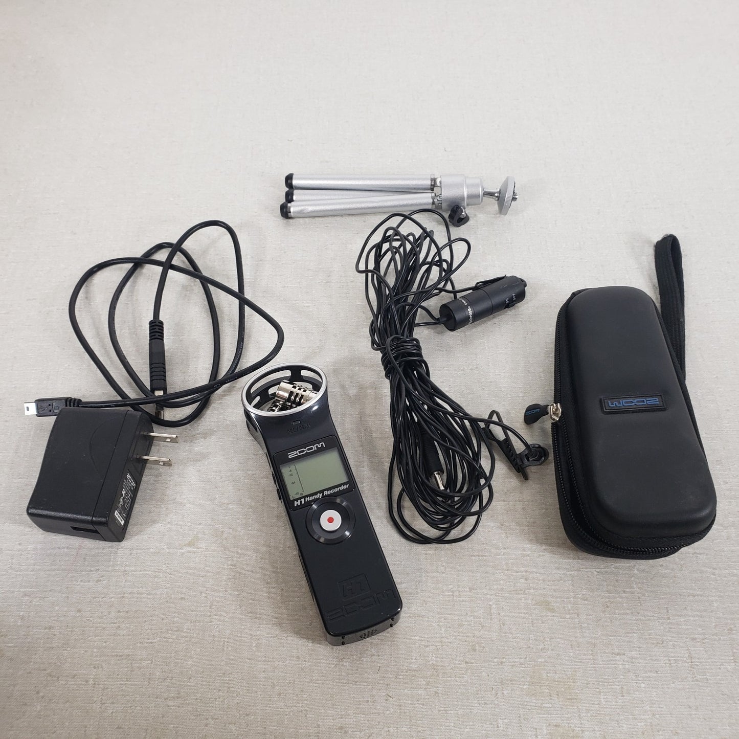 Zoom H1 Kit Handy Portable Digital Recorder With Case Lavalier Mic Charge Tripod