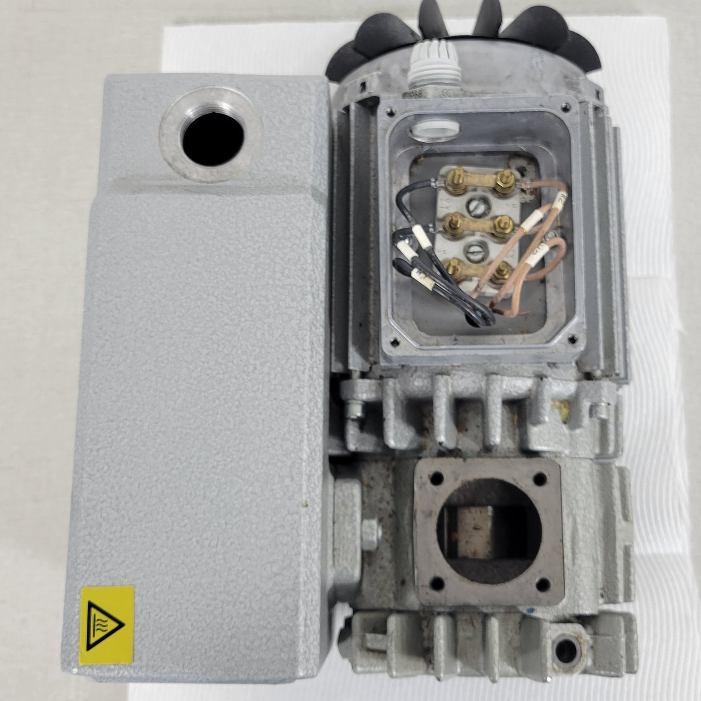 Busch R5 KB 0016 E 300 Vacuum Pump Industrial Rotary Vane 3-Phase Power Vac