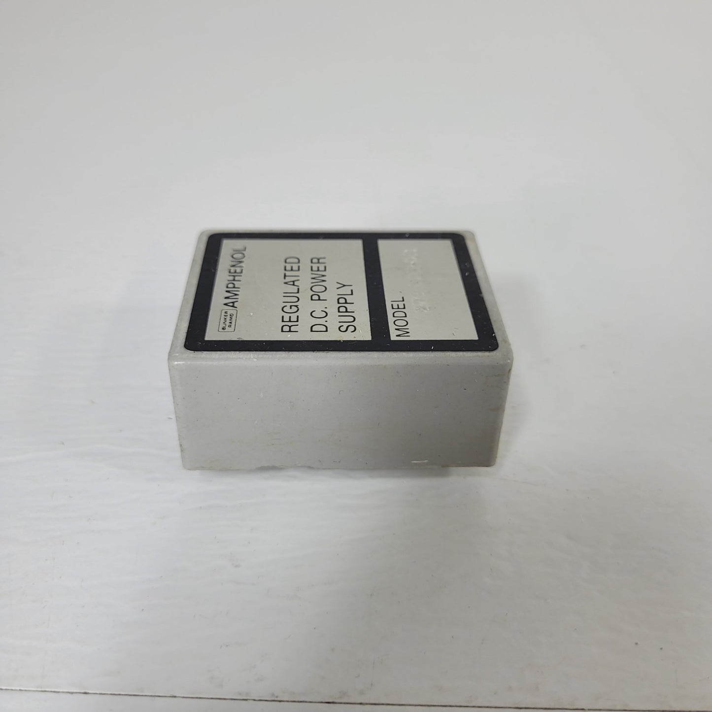 Amphenol 279-D15-03 Regulated DC Power Supply Through Hole AC to DC Converter