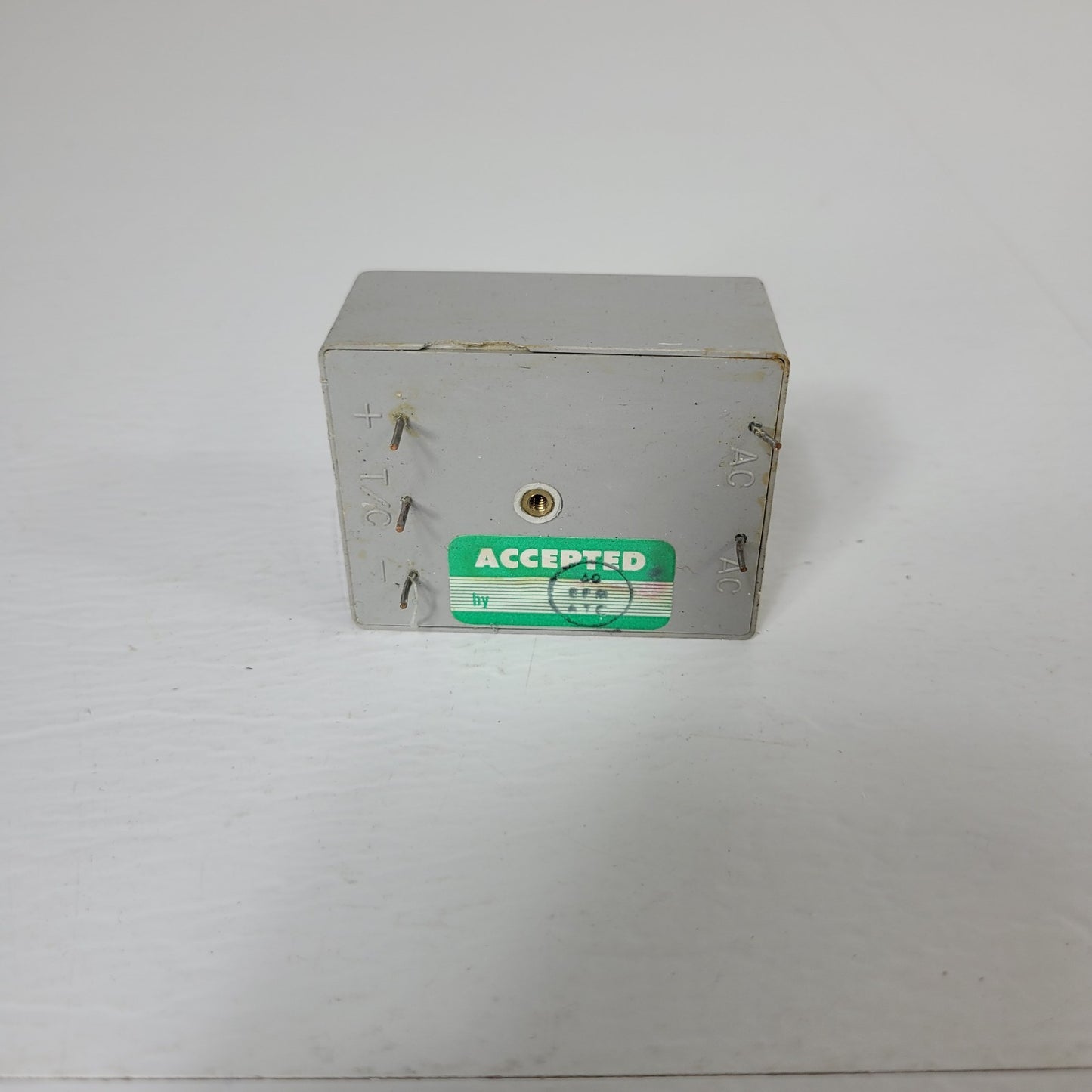 Amphenol 279-D15-03 Regulated DC Power Supply Through Hole AC to DC Converter