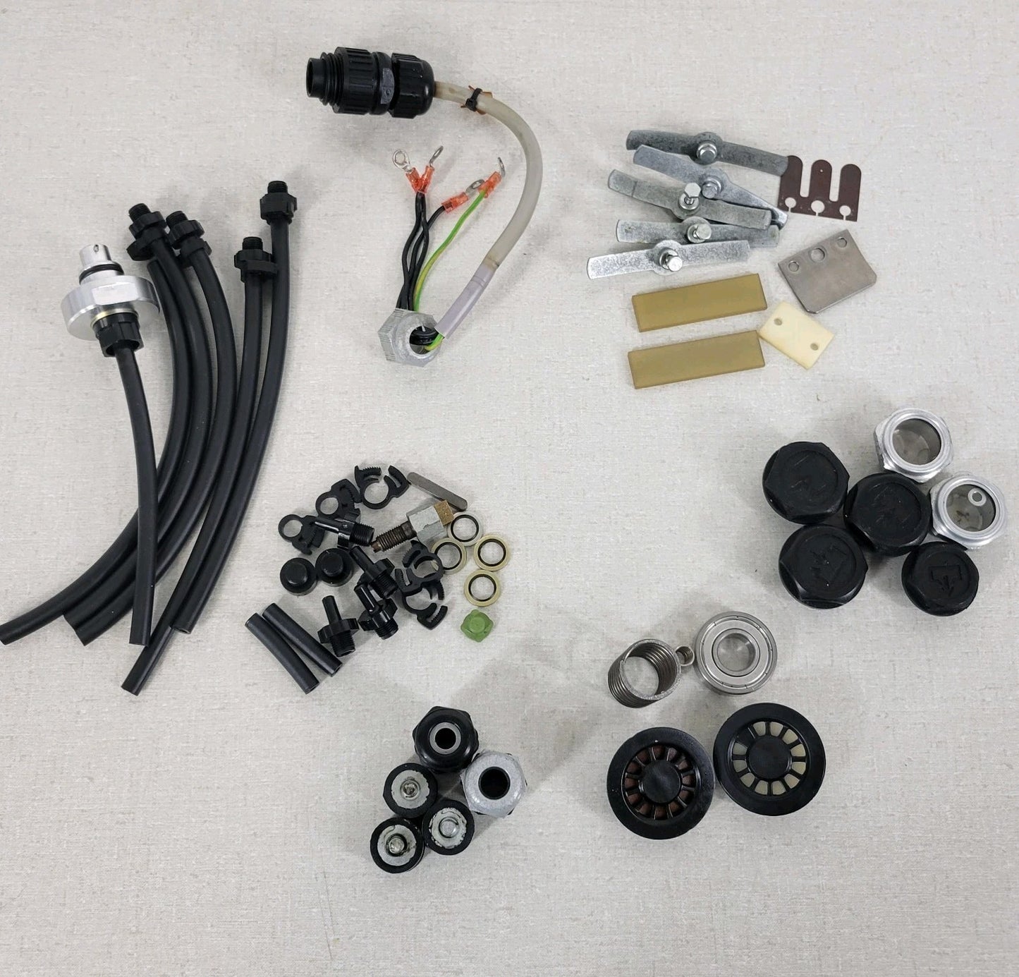 Lot of Parts For Busch R5 KB 0016 E 300 Industrial Vacuum Pump 3-Phase Power