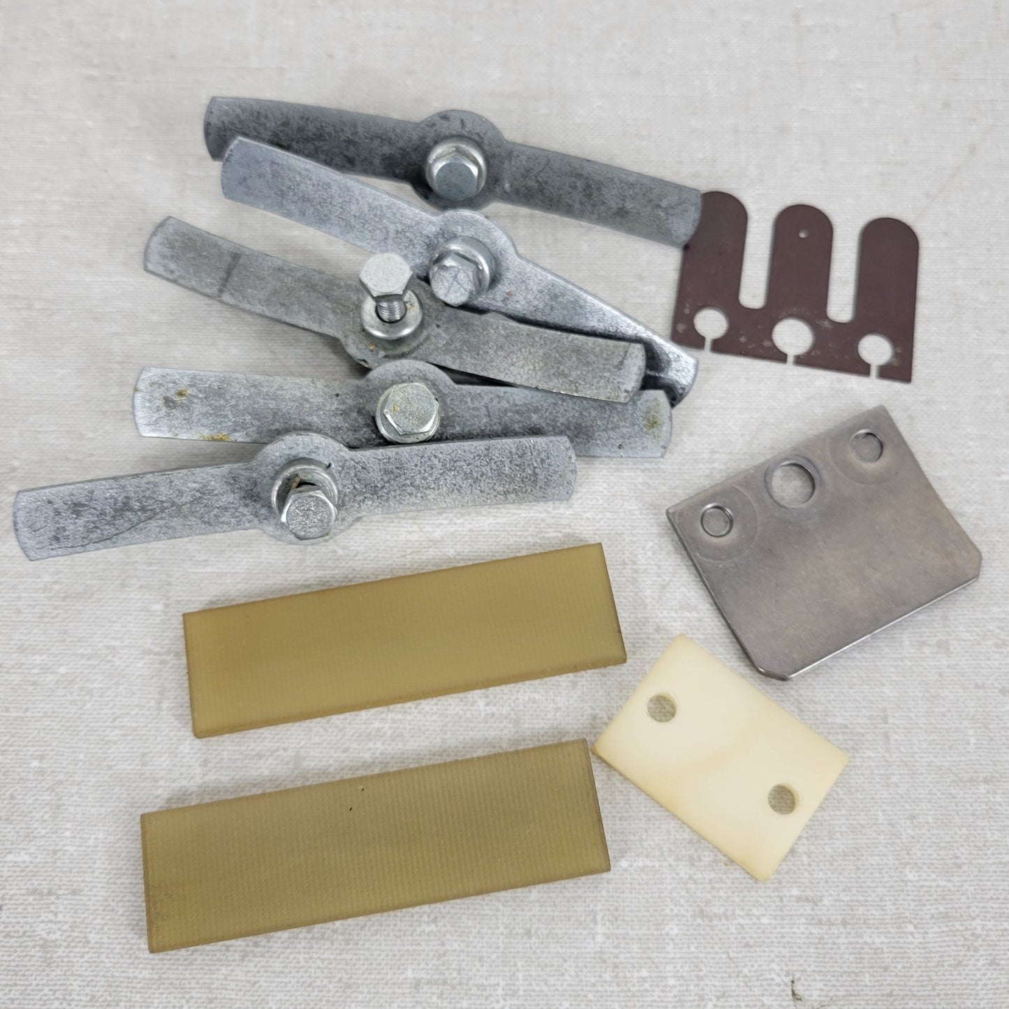 Lot of Parts For Busch R5 KB 0016 E 300 Industrial Vacuum Pump 3-Phase Power