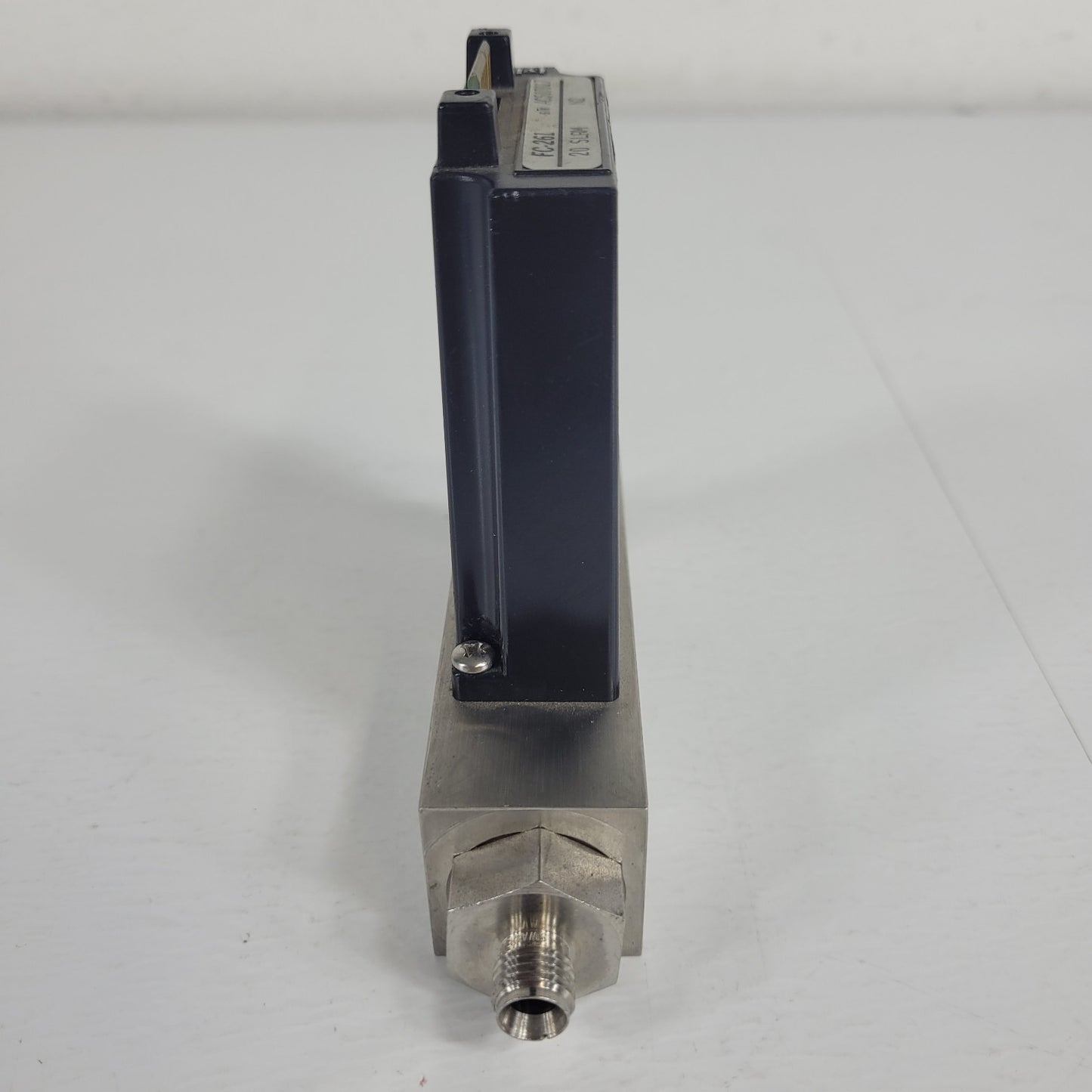 Tylan FC-261 20SLPM N2 Mass Flow Controller 150PSIG Flow Max elastomer-sealed