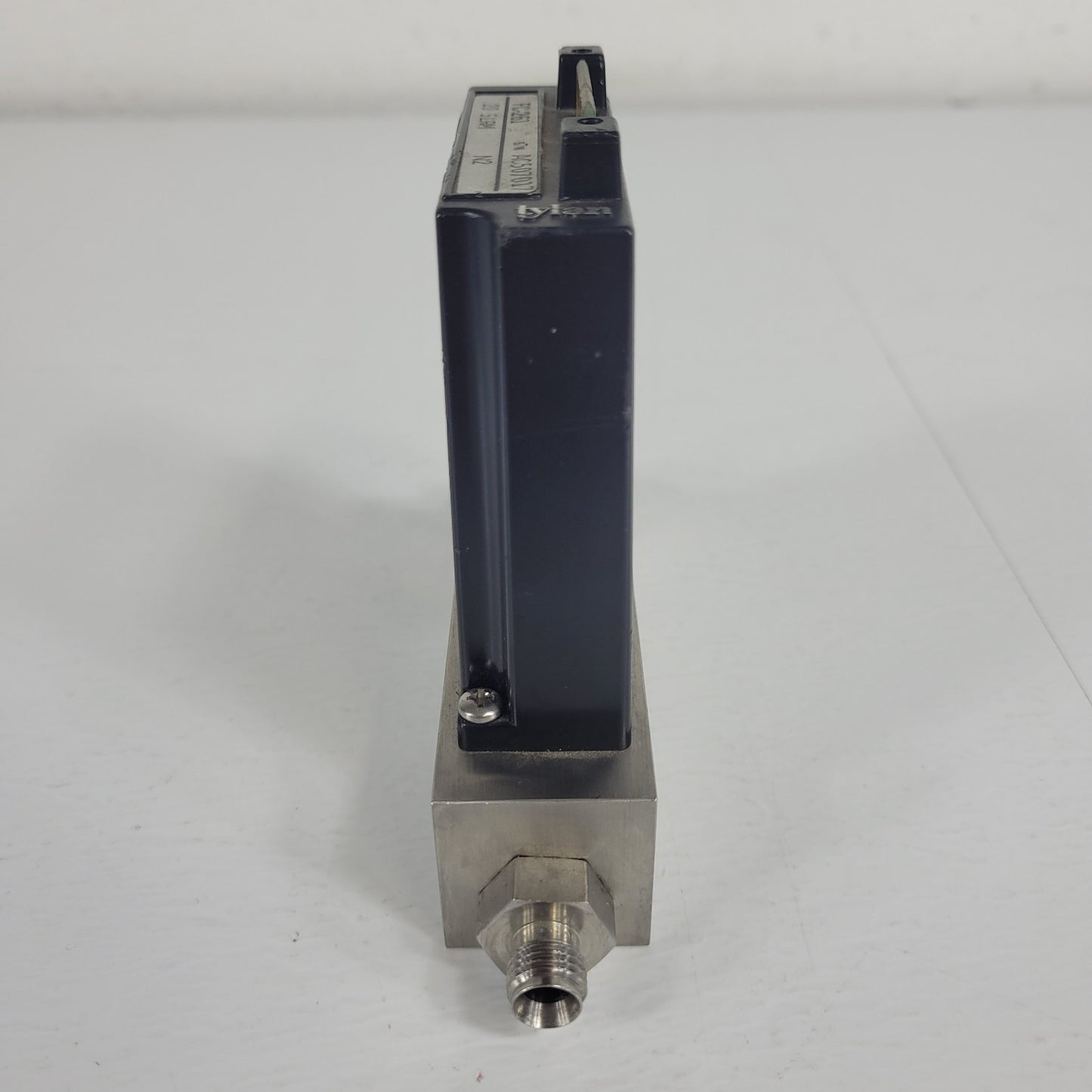 Tylan FC-261 20SLPM N2 Mass Flow Controller 150PSIG Flow Max elastomer-sealed