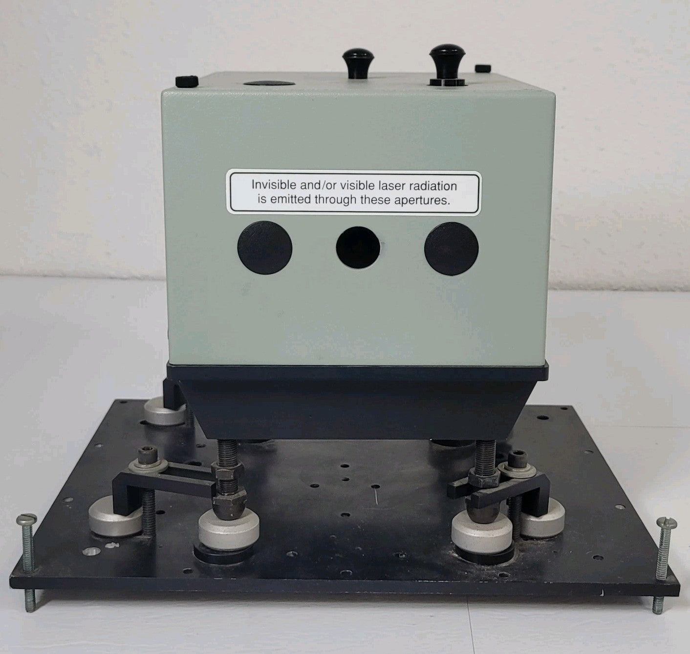Continuum Surelite SSP-4A Vintage Pulsed Laser Frequency Separator w/ Mount