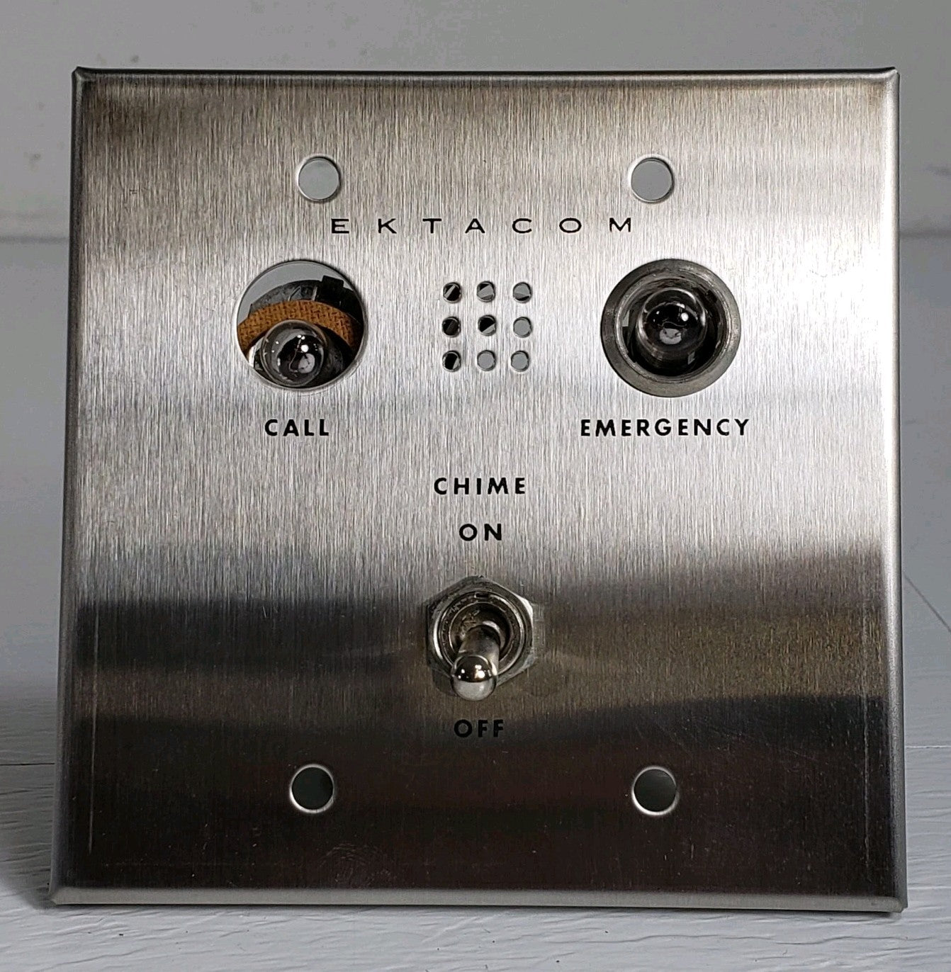 Fisher Berkeley Ektacom HGD-2B Emergency Chime Switch B03990-01 Nurse Station