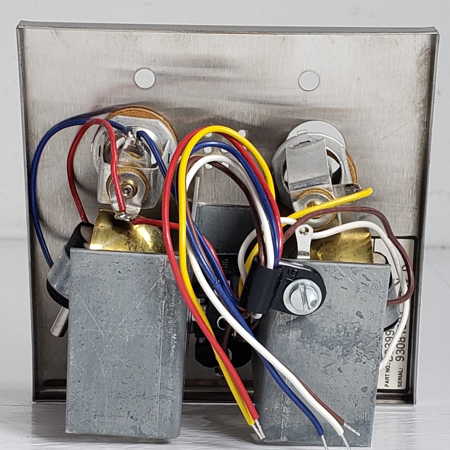 Fisher Berkeley Ektacom HGD-2B Emergency Chime Switch B03990-01 Nurse Station