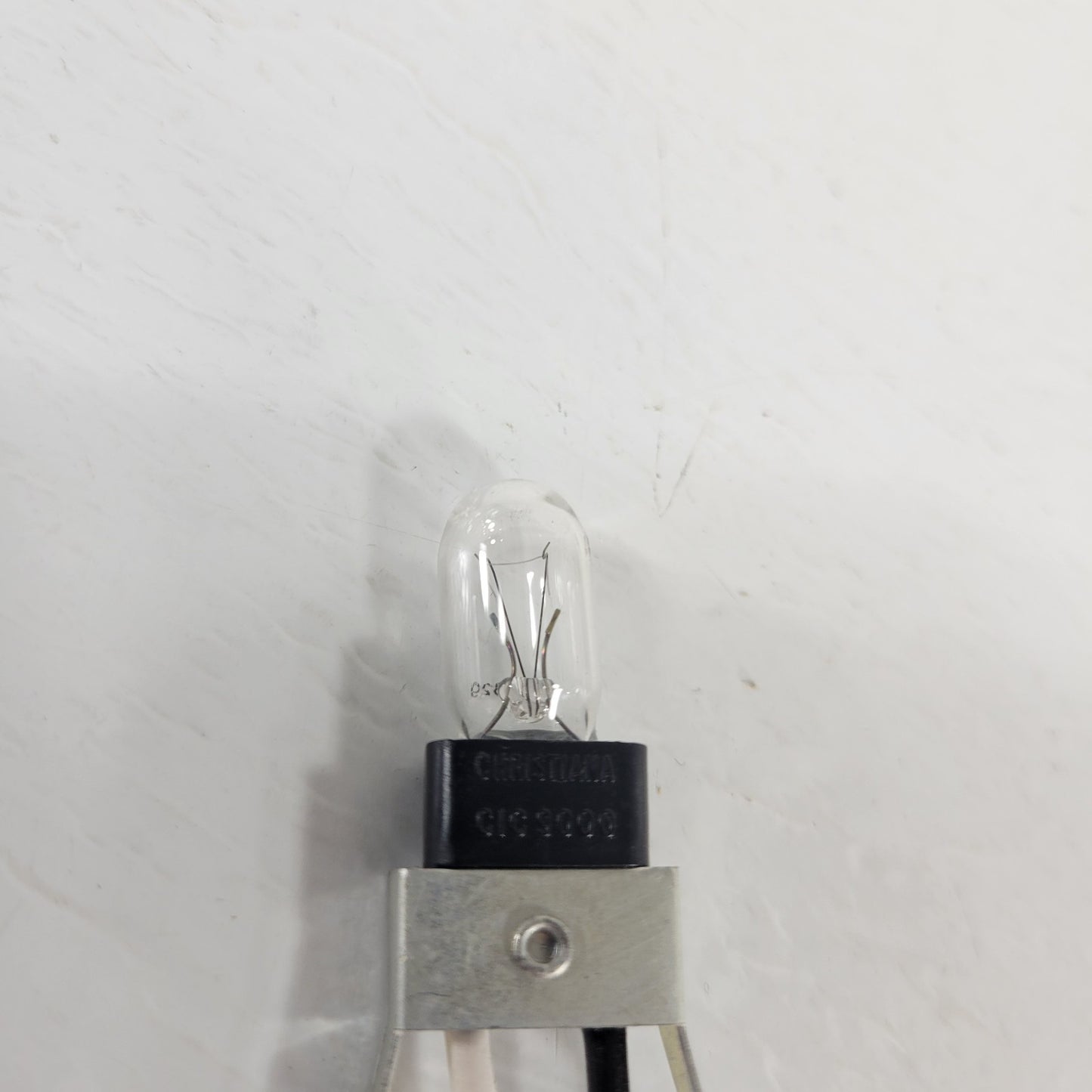 Lot of 35 Christiana CIC9000 Wedge Socket 3829 Bulbs 194 Bulbs 0.15x0.36in Slot