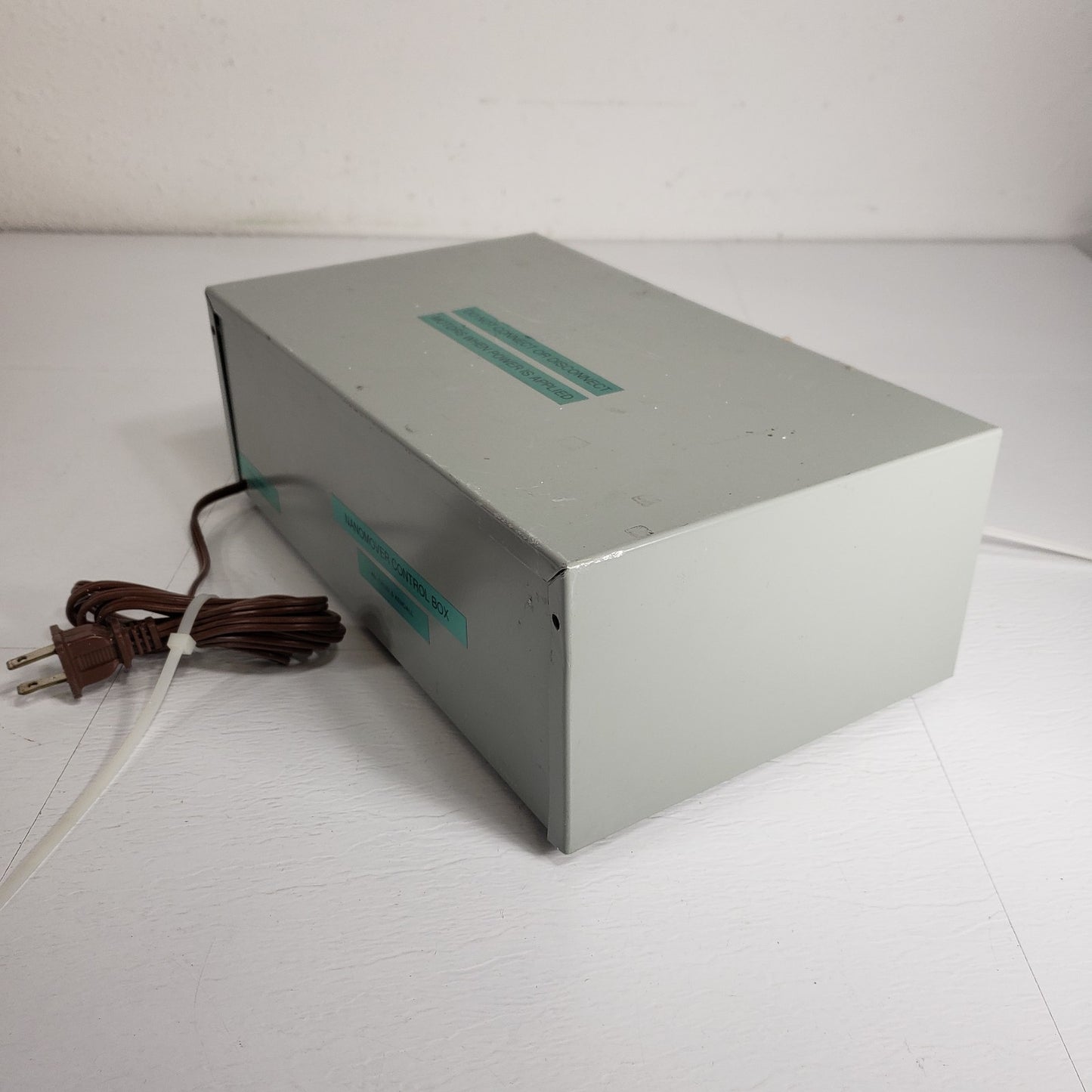 An-Chun & Kendall Nanomover Control Box 115V 3 Mover Channels to PC Printer Port
