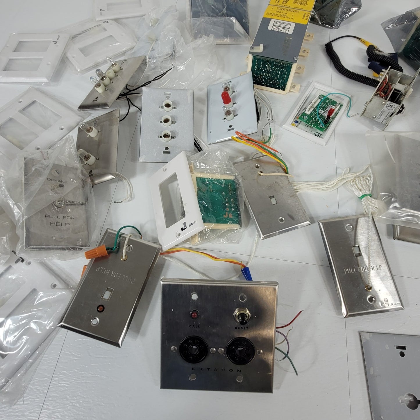 Lot Of Nurse Courier Station Pull For Help Call Light Ektacom Jeron Faraday NC