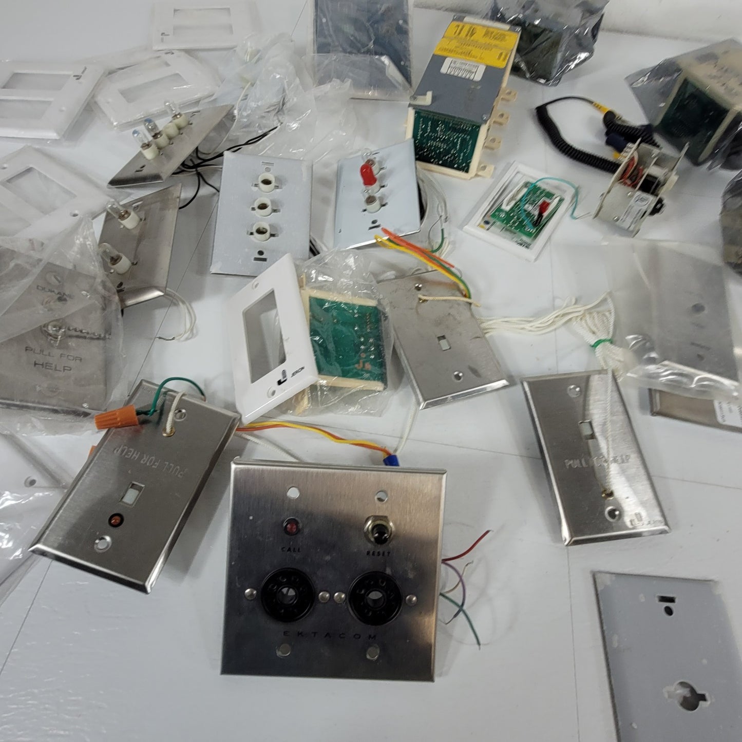 Lot Of Nurse Courier Station Pull For Help Call Light Ektacom Jeron Faraday NC