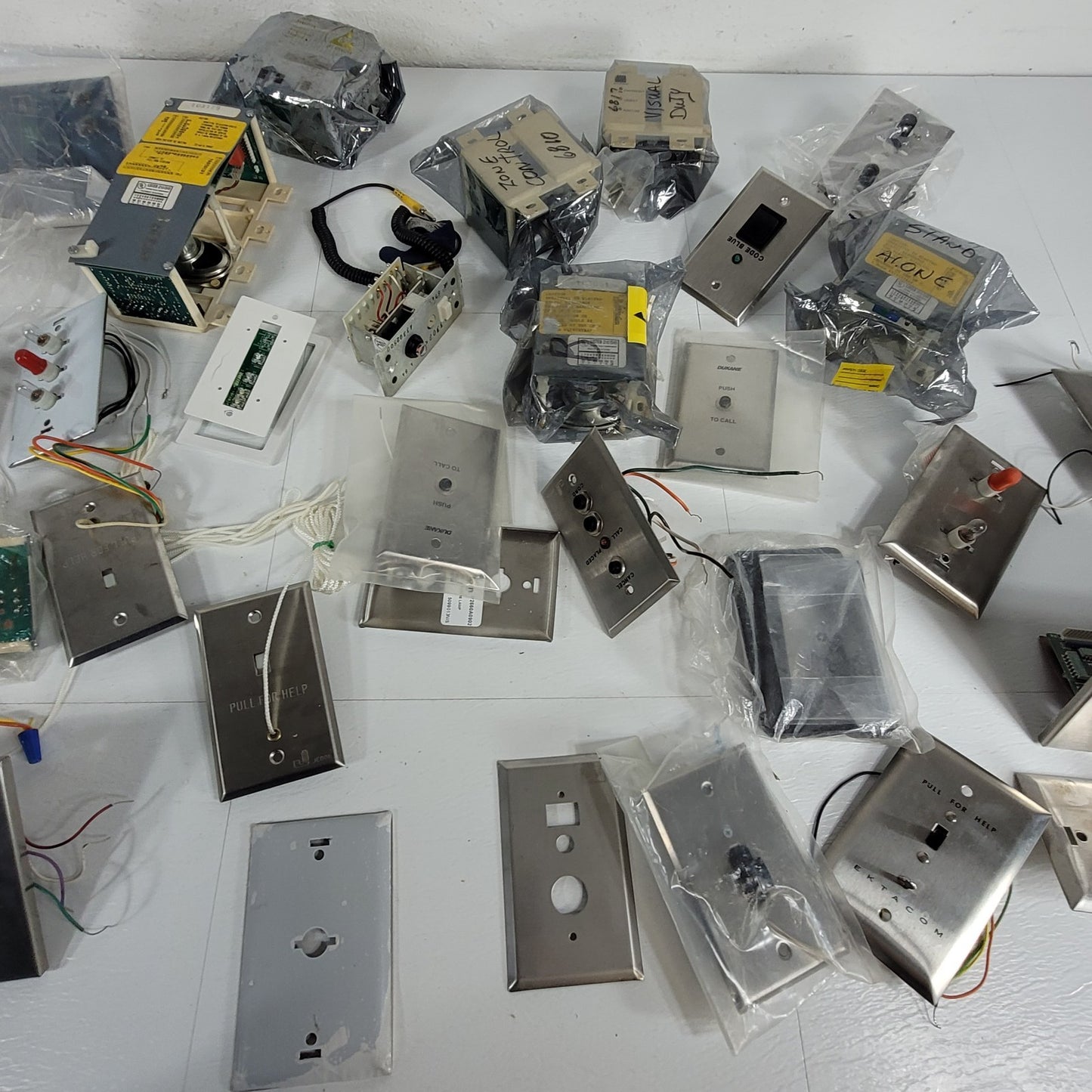 Lot Of Nurse Courier Station Pull For Help Call Light Ektacom Jeron Faraday NC