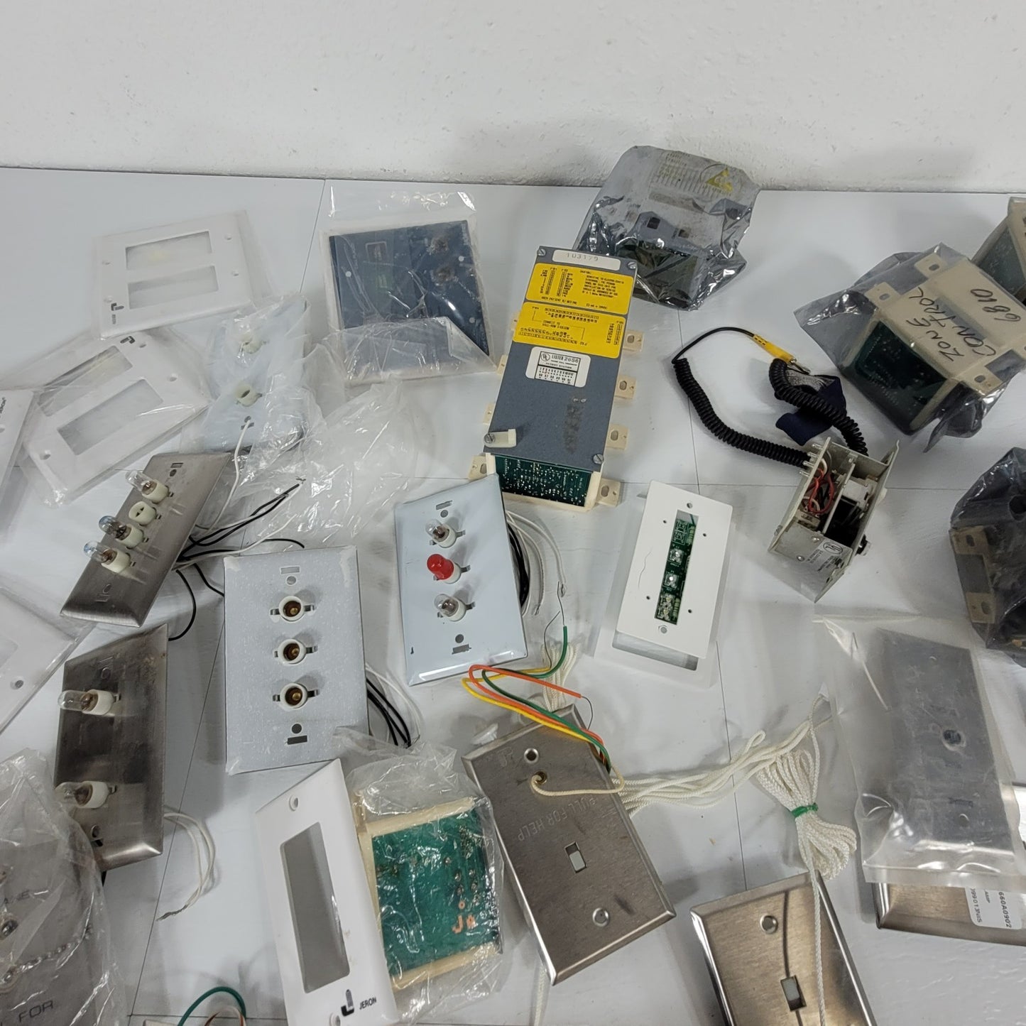 Lot Of Nurse Courier Station Pull For Help Call Light Ektacom Jeron Faraday NC