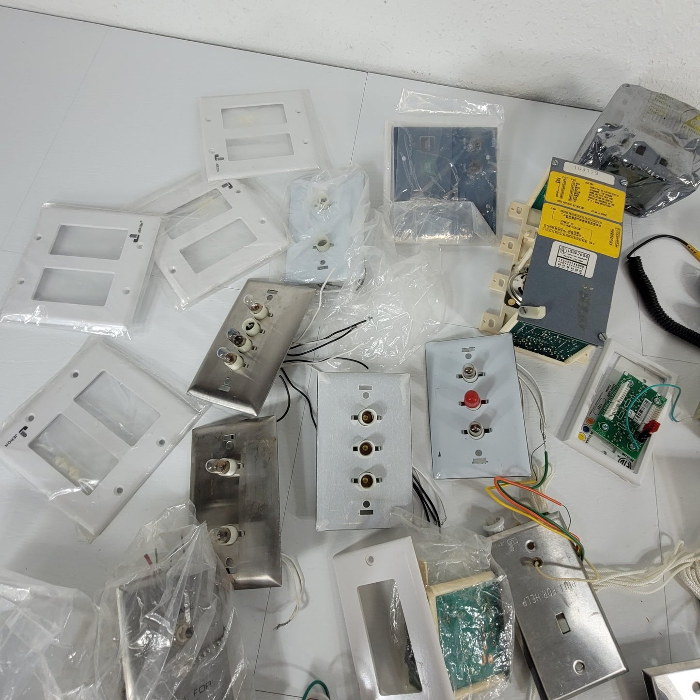 Lot Of Nurse Courier Station Pull For Help Call Light Ektacom Jeron Faraday NC