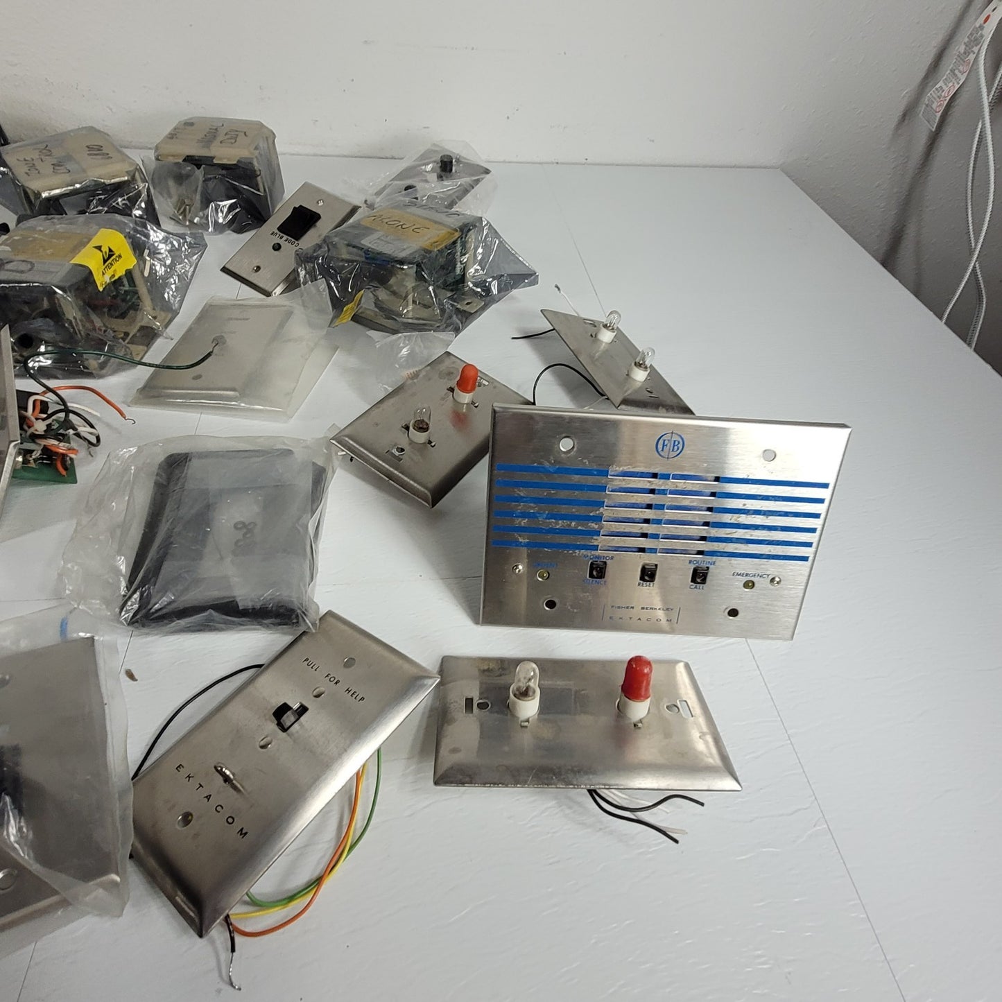 Lot Of Nurse Courier Station Pull For Help Call Light Ektacom Jeron Faraday NC