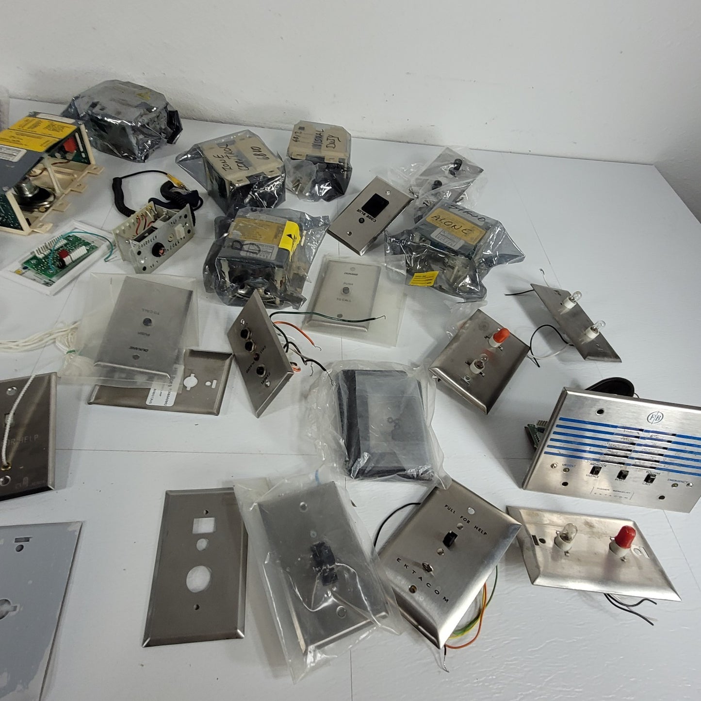 Lot Of Nurse Courier Station Pull For Help Call Light Ektacom Jeron Faraday NC