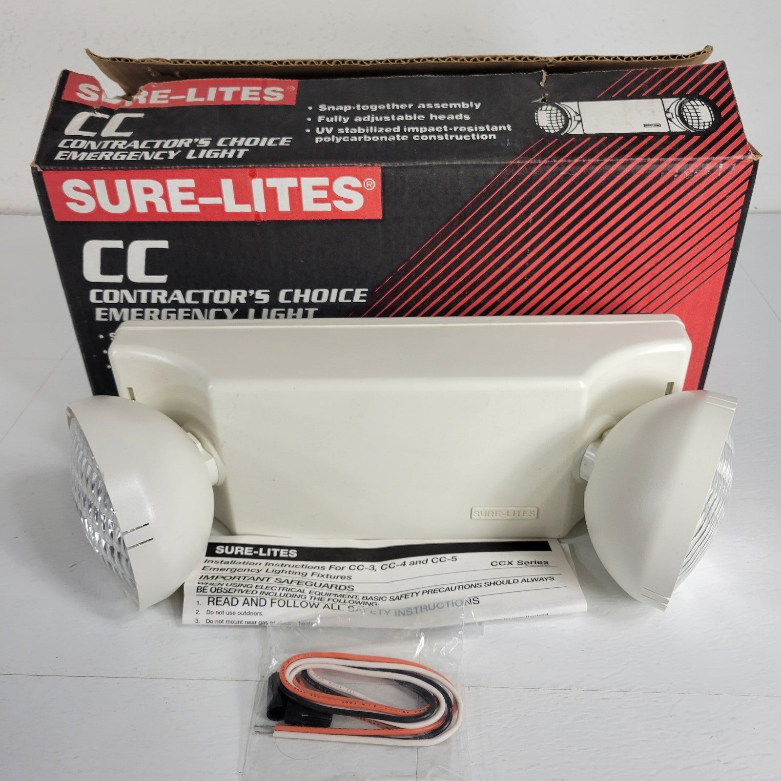 Cooper Sure-Lites CC3WH Emergency Light Fully Adjustable Heads Impact ...