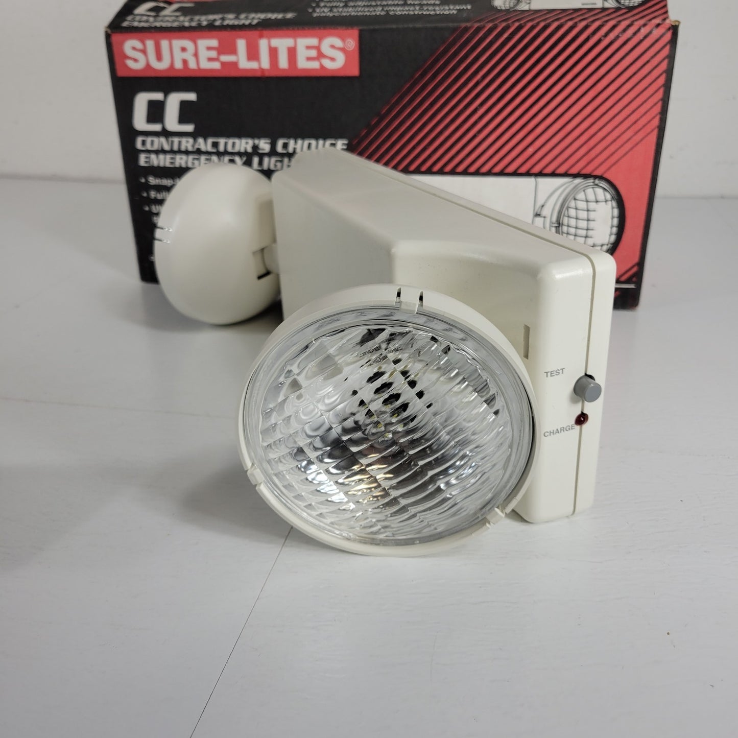 Cooper Sure-Lites CC3WH Emergency Light Fully Adjustable Heads Impact Resistant