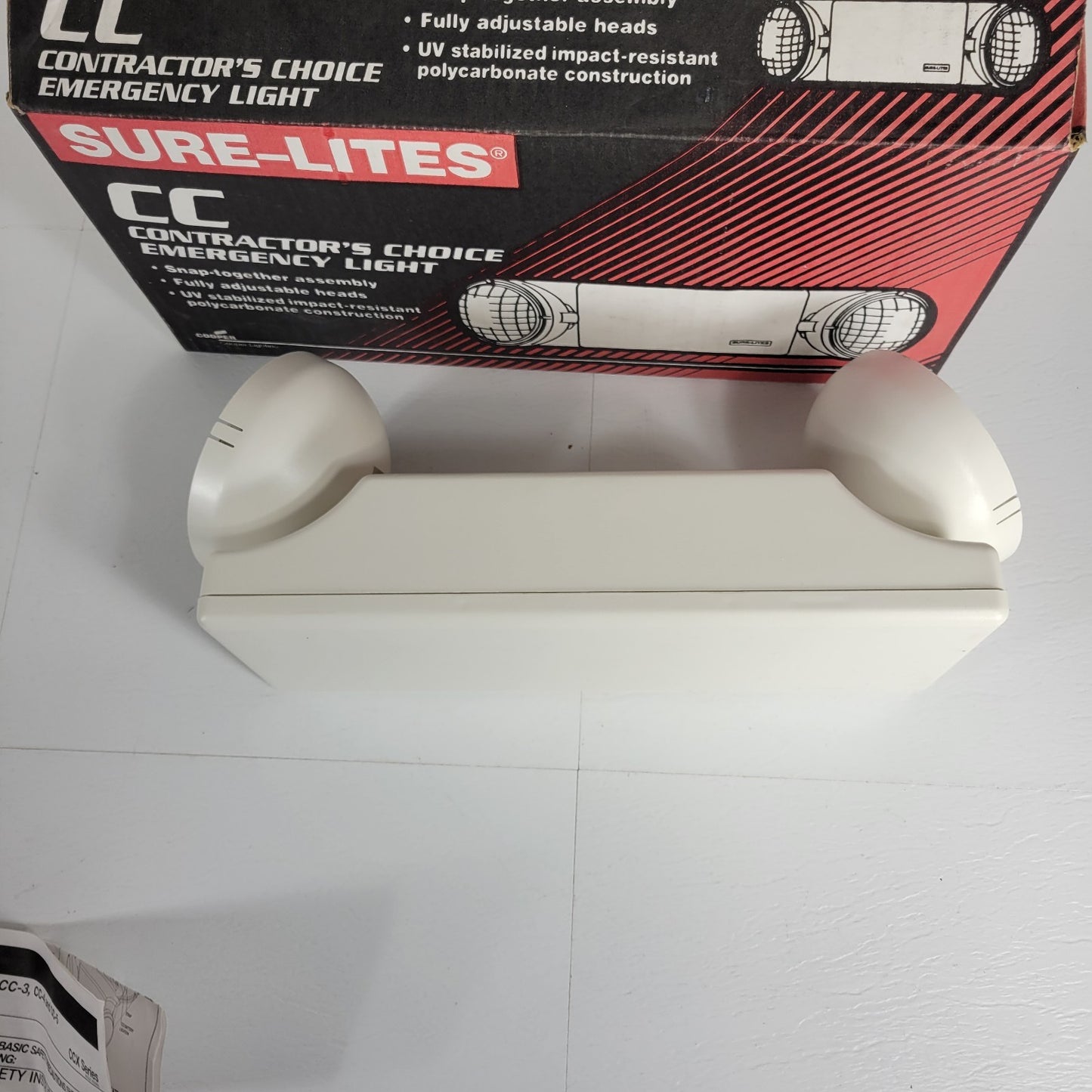 Cooper Sure-Lites CC3WH Emergency Light Fully Adjustable Heads Impact Resistant