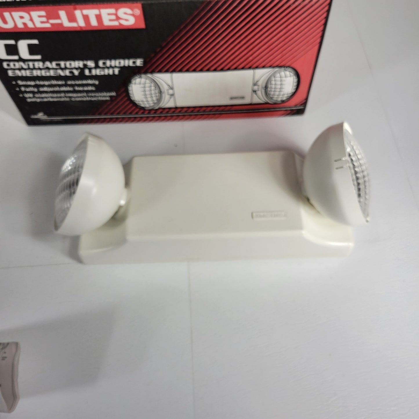 Cooper Sure-Lites CC3WH Emergency Light Fully Adjustable Heads Impact Resistant