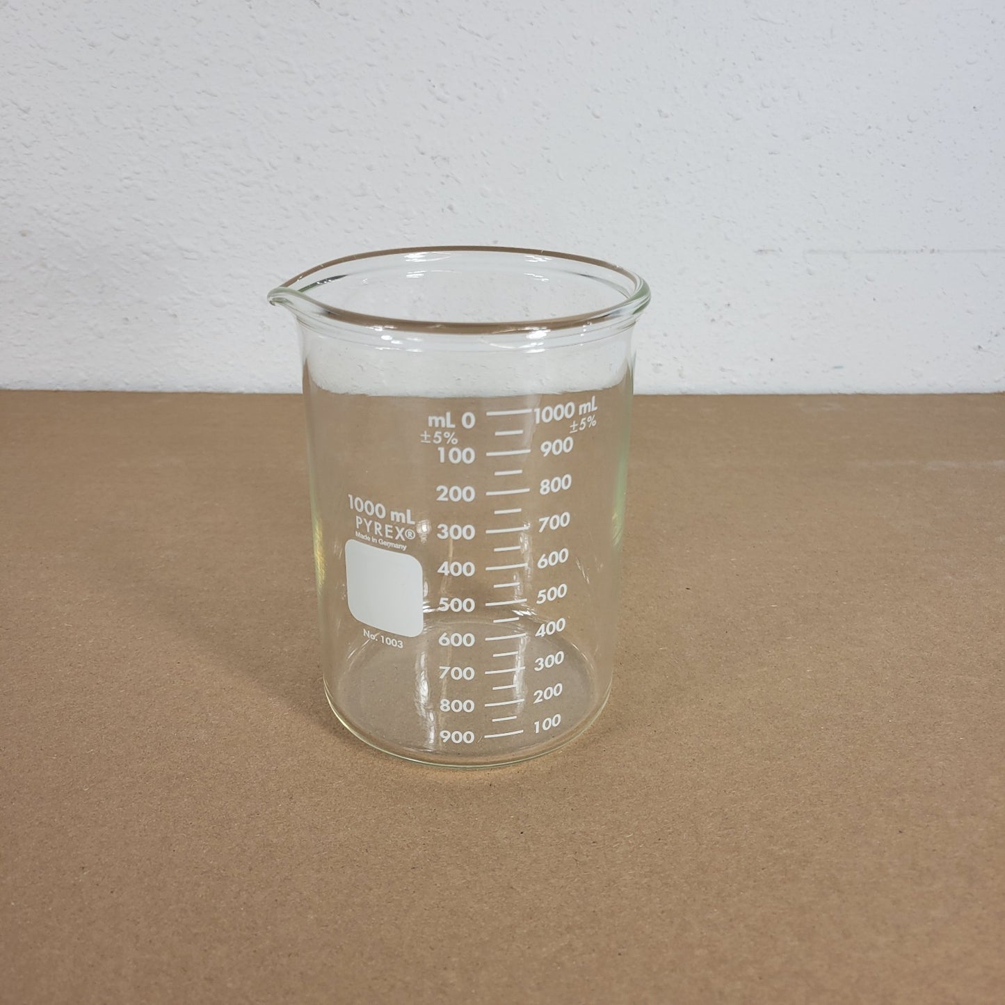 1000 mL Pyrex Heavy Duty Griffin Beaker 1003-1L Graduated